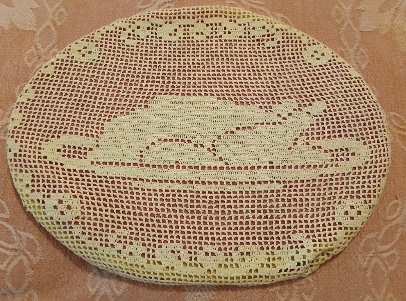 Antique Thanksgiving Turkey On Platter Motif Crochet Doily Covered Trivet 9\ Antique Thanksgiving Turkey On Platter Motif Crochet Doily Covered Trivet 9\