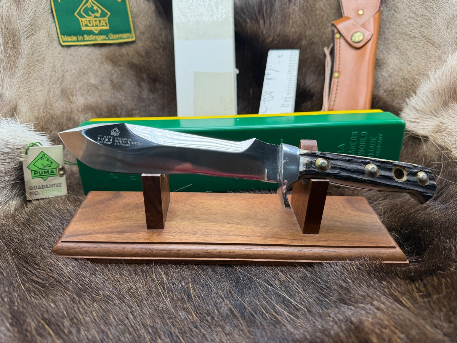 1989 Puma 6375  White Hunter With Stag Handles With Mint G / Y Box - Mint  