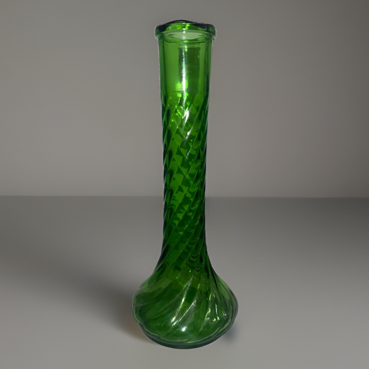 Vintage Hoosier Glass 4091 Emerald Green Spiral Swirl Twist Vase 9” USA