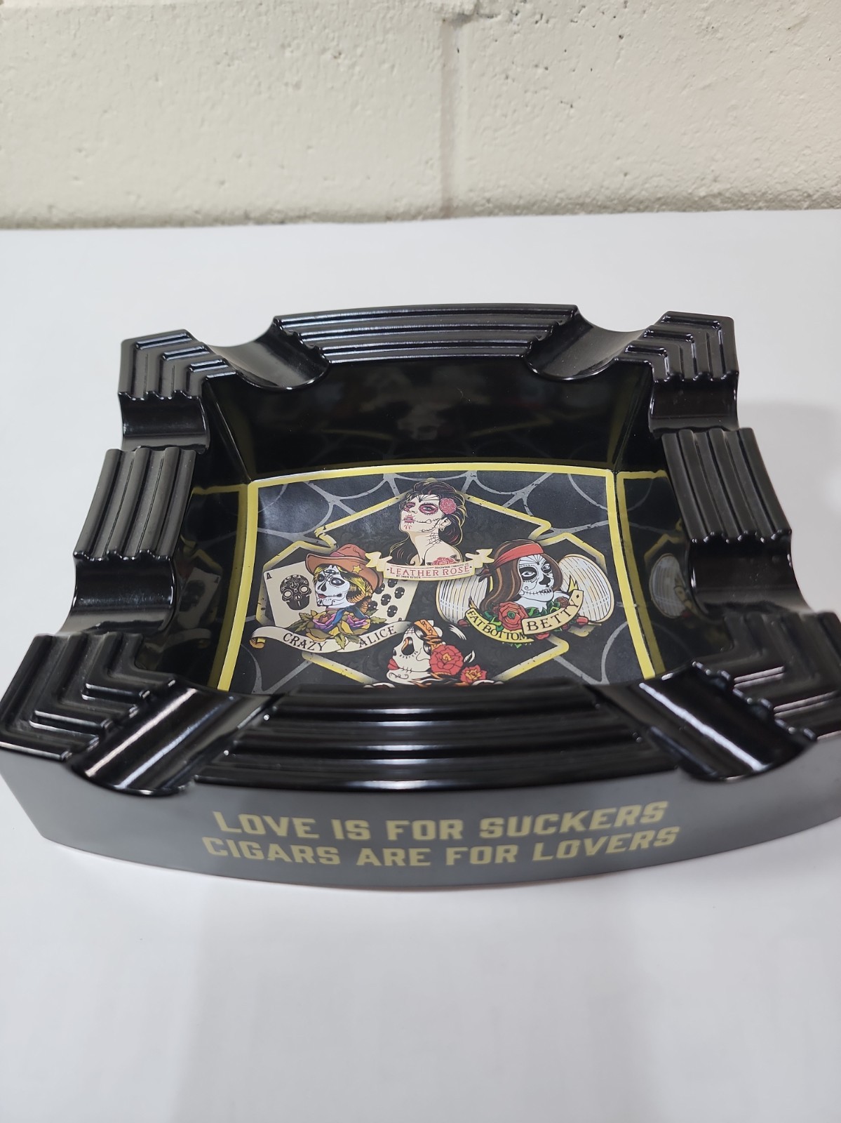 Drew Estate Deadwood Ladies Ashtray, Crazy Alice Fat Bottom Betty Leather Rose 