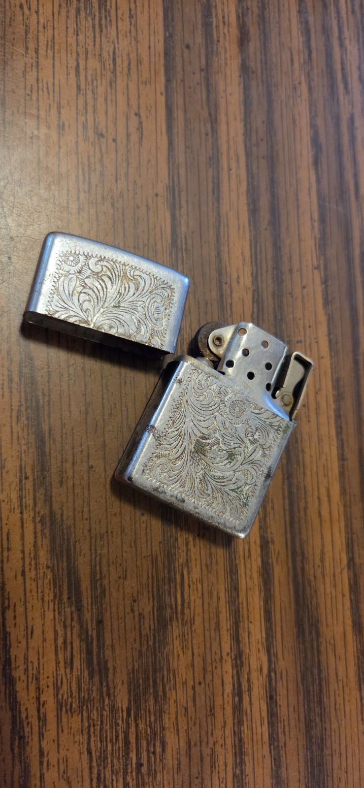 Zippo Engraved Floral Lighter  Bradford USA Broken Top Joe Read Description 
