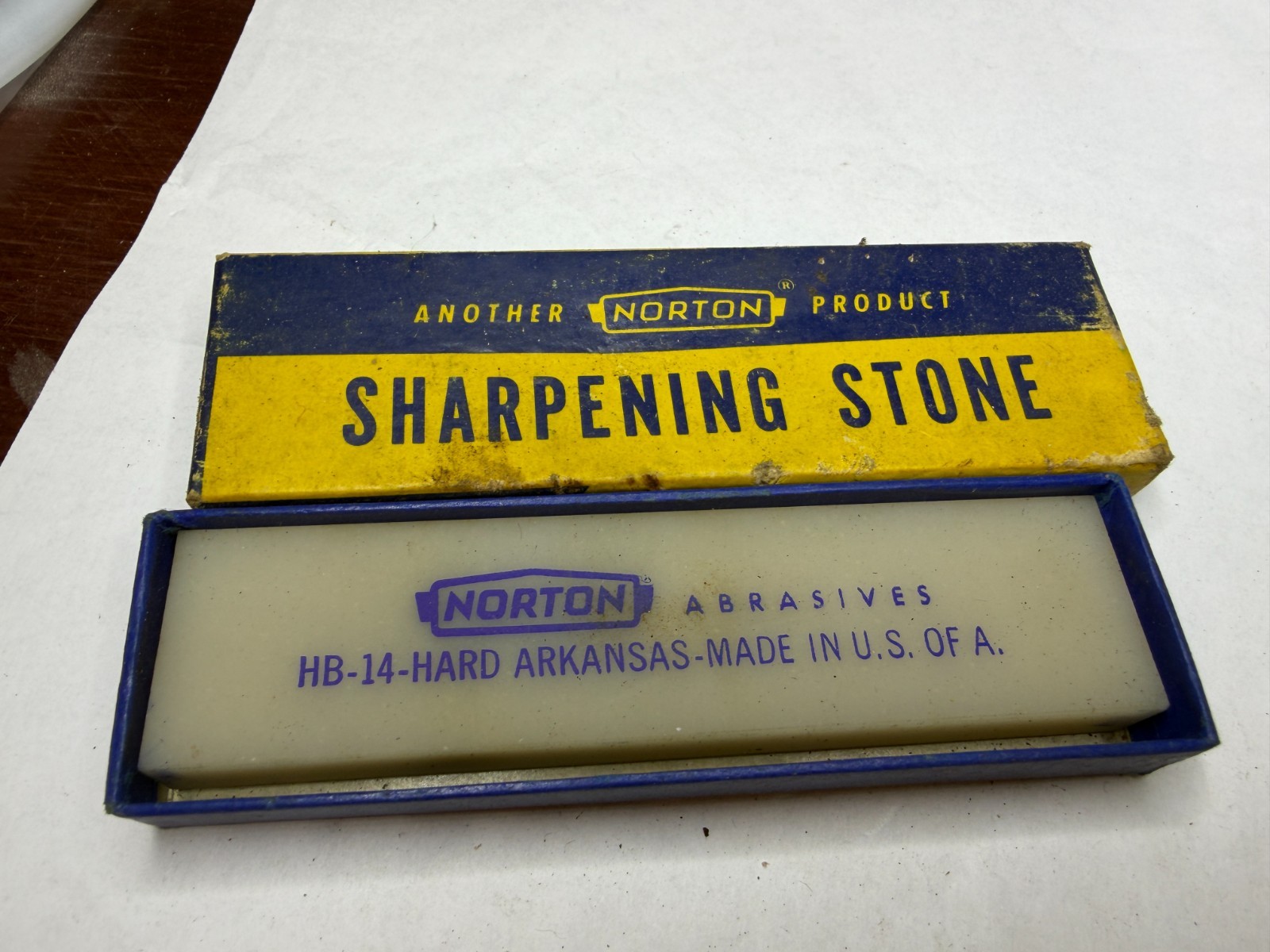 Vintage NOS Norton Sharpening Stone HB-14 Hard Arkansas 4 Vintage NOS Norton Sharpening Stone HB-14 Hard Arkansas 4