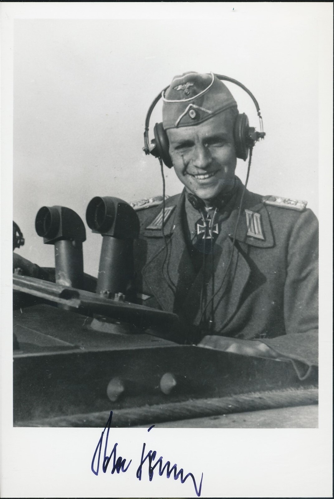 Peter Frantz signed photo. Oakleaves winner. 2nd Panzer division.