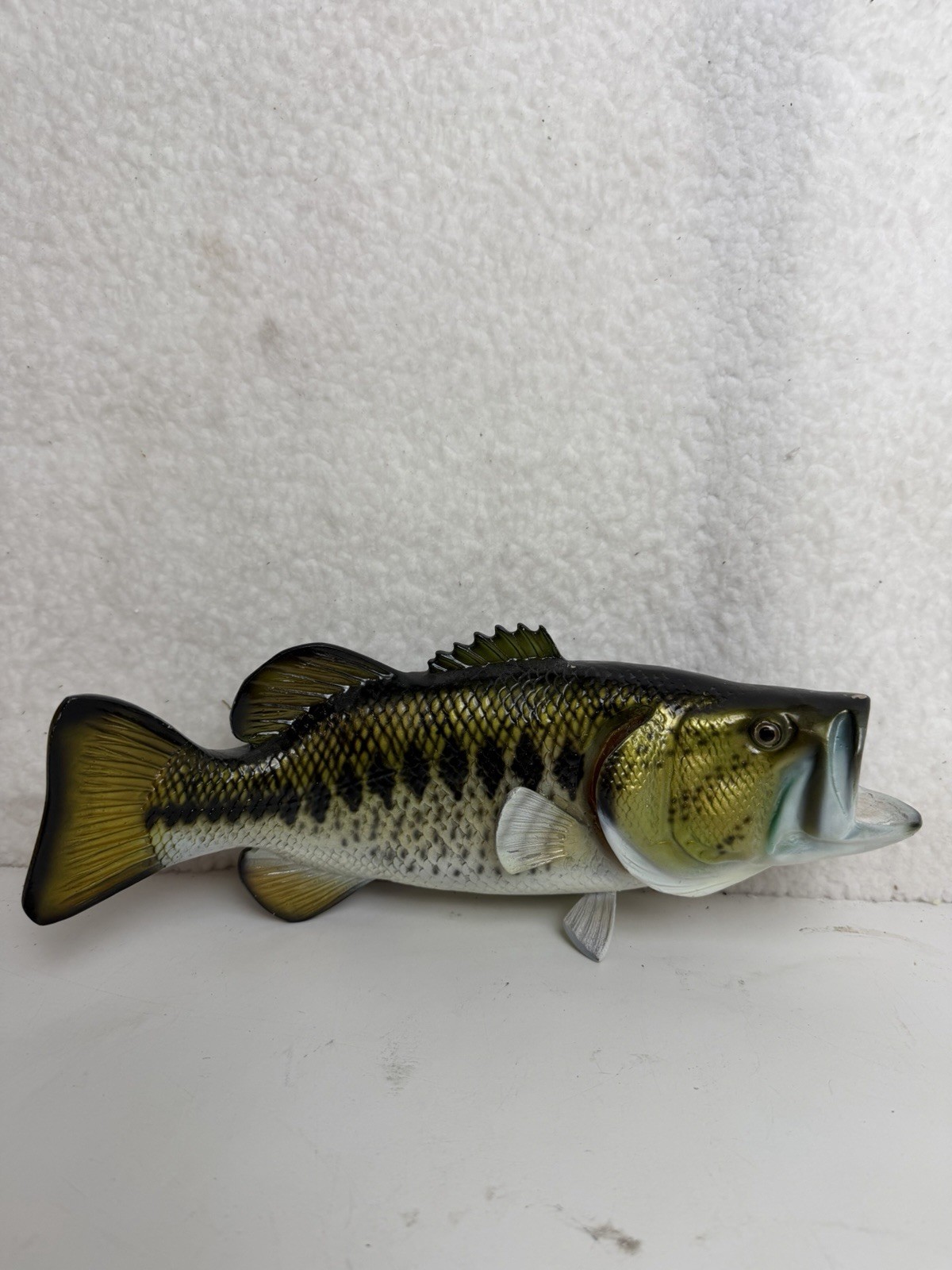 VTG Land & Sea Nature Series Largemouth Bass 20” Wall Hanger Lifelike Fish Ge0