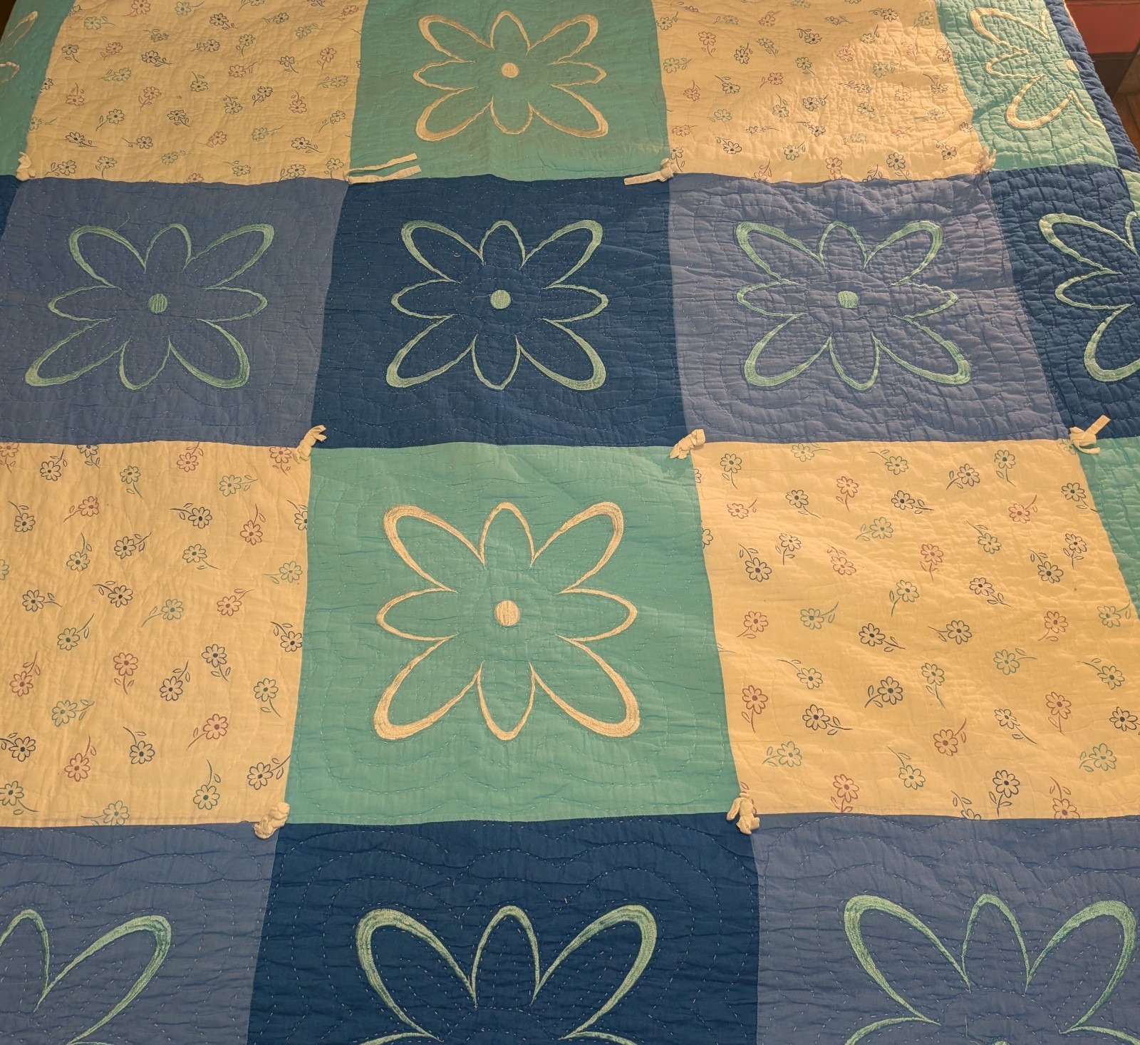 Handmade Patchwork Quilt W/Daisy & Blue/White Blocks