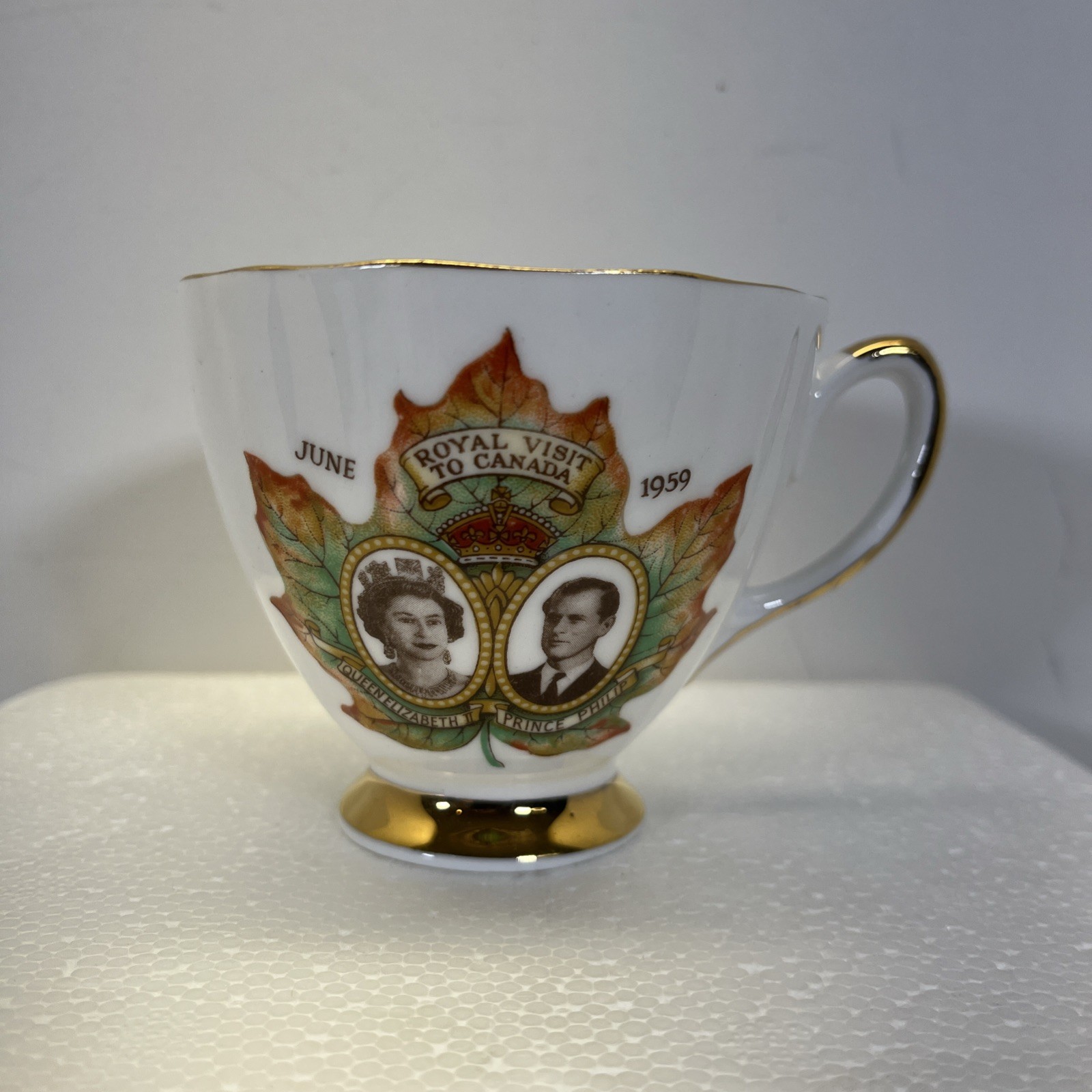 Vintage Colclough England Bone China 1959 Royal Visit To Canada Tea Cup Vintage Colclough England Bone China 1959 Royal Visit To Canada Tea Cup