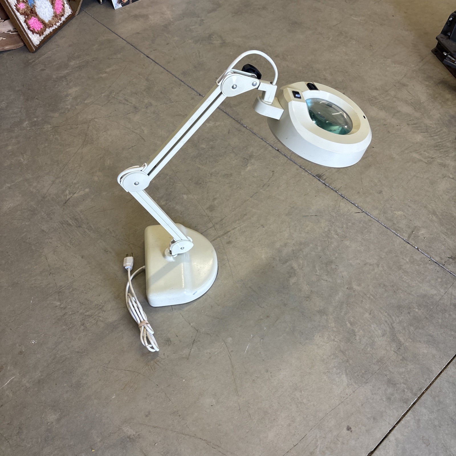 Vintage LUXO Magnifier Lamp Articulating Industrial Task Desk Light MCM Tested Vintage LUXO Magnifier Lamp Articulating Industrial Task Desk Light MCM Tested