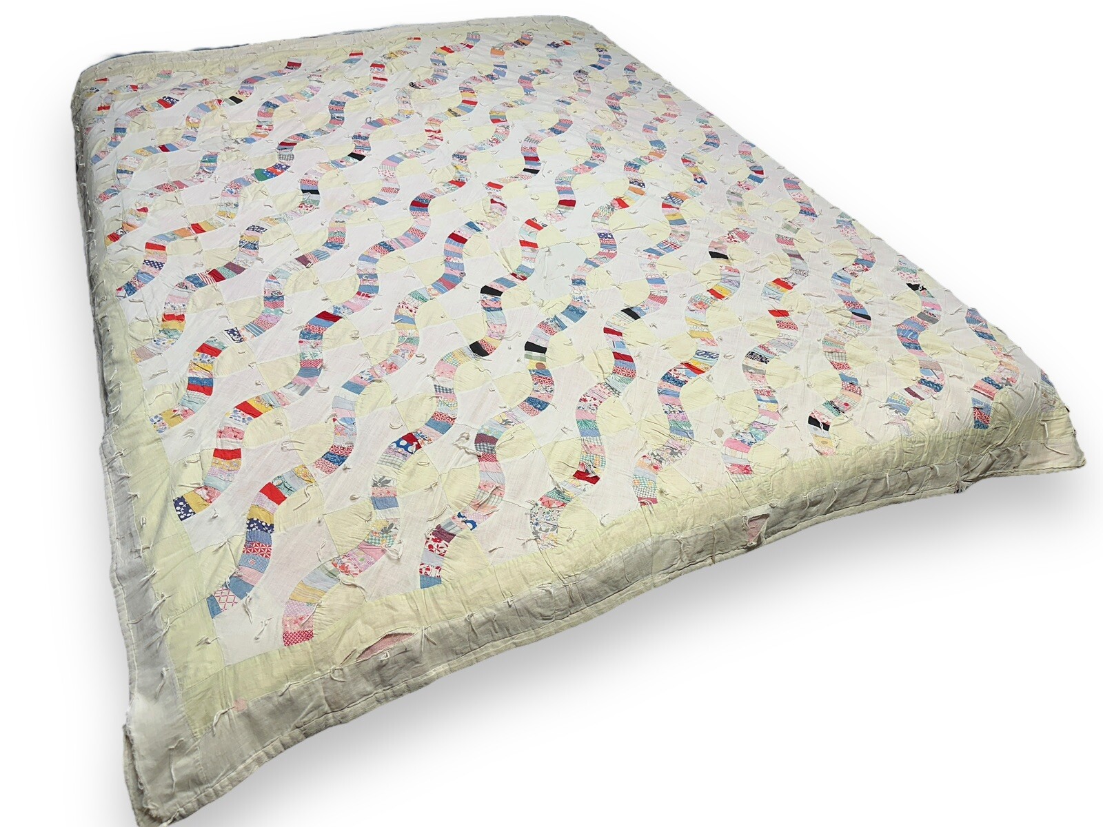 Vintage Wavy Lines Patchwork Quilt Tied 65x79