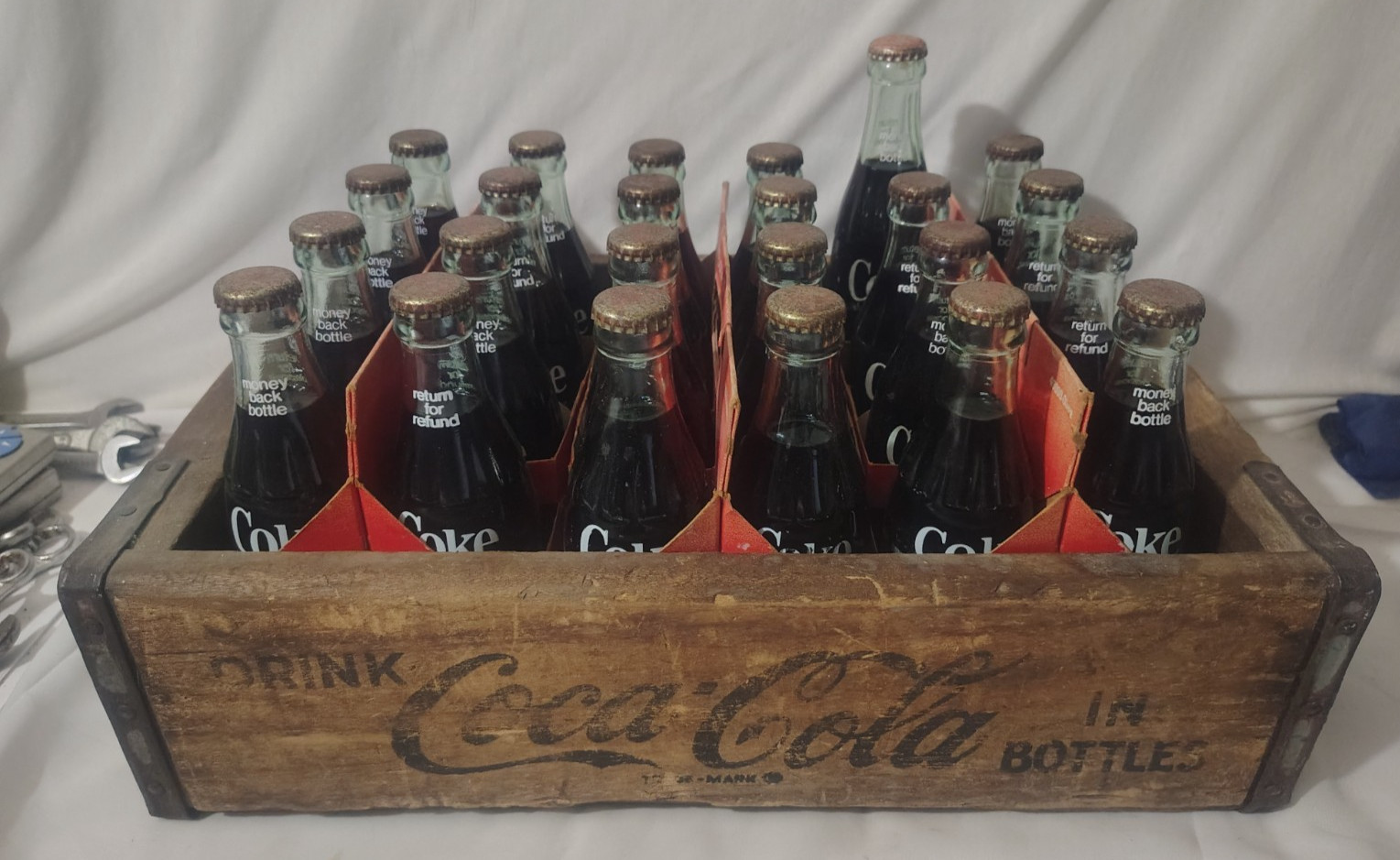 VTG 70's/80's Coca-Cola 24 Bottle Case Unopened Full City Bottoms.   Please Read