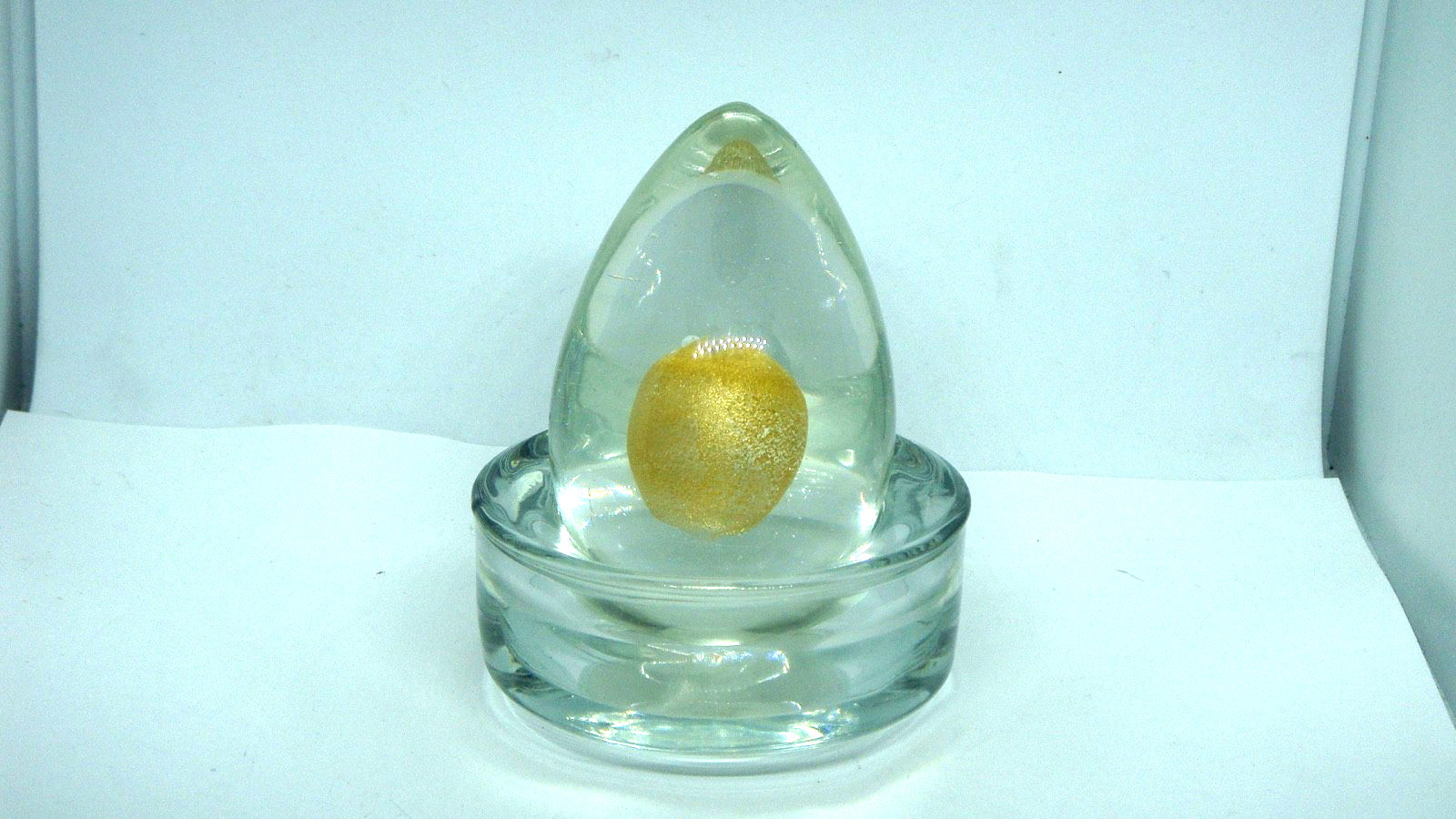 VINTAGE TAPIO WIRKKALA FOR VENNINI GLASS EGG WITH GOLD YOLK ON STAND, CIRCA 1968