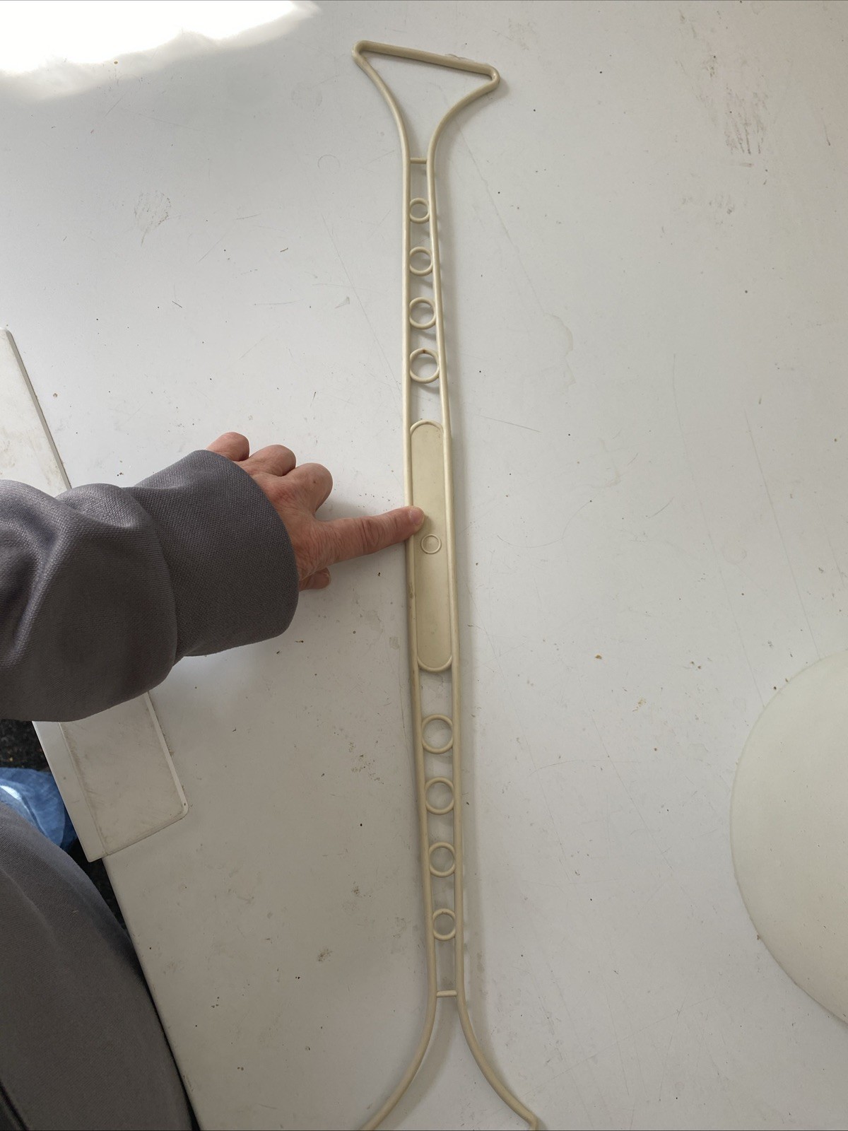 VTG Tupperware Tan Carrier Handle Strap Maxi Cake Taker 22.5”