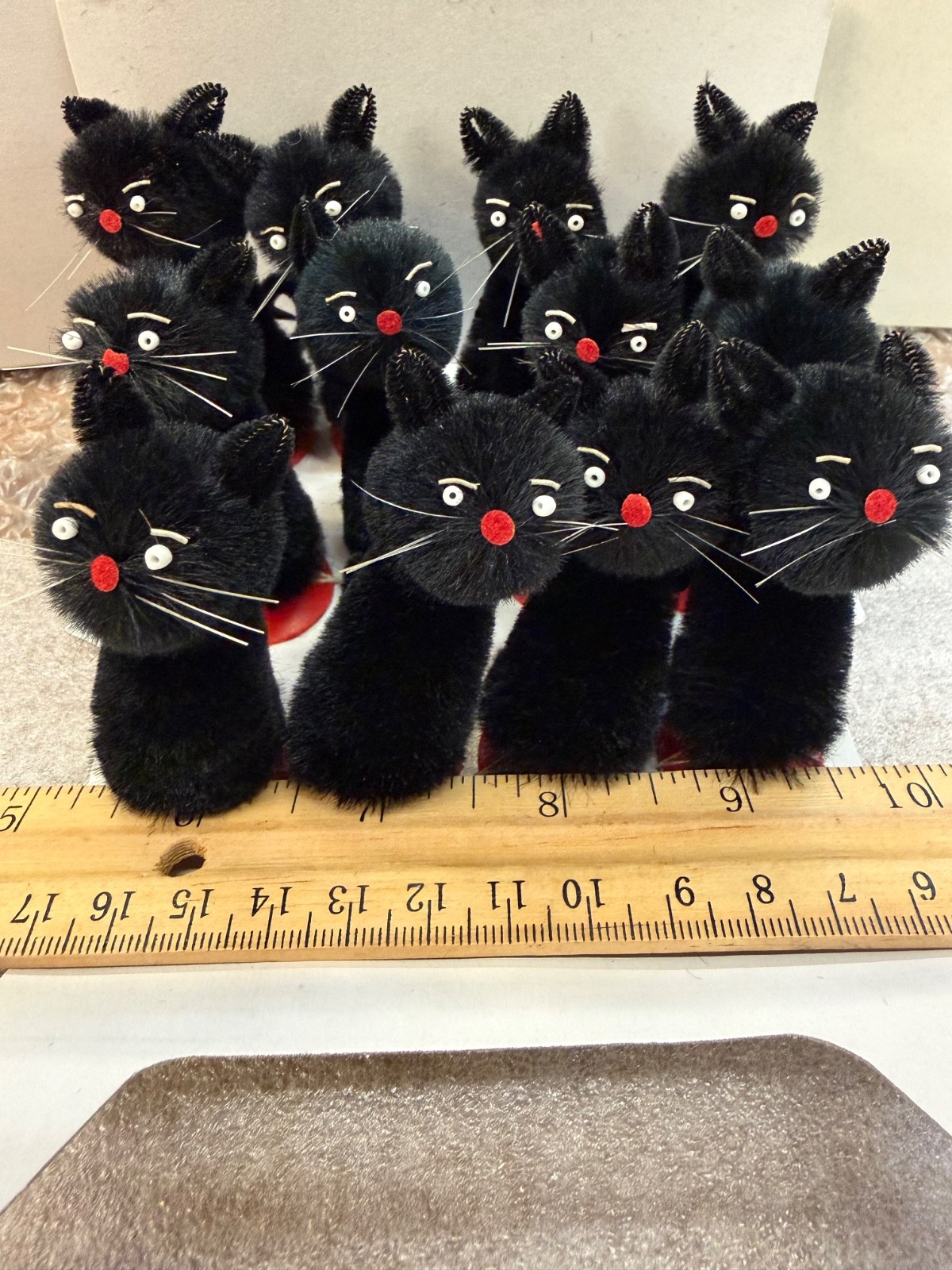 Lot of 12 Chenille Pipe Cleaner Black Cats Bead Eyes Whiskers Red Nose Favors Lot of 12 Chenille Pipe Cleaner Black Cats Bead Eyes Whiskers Red Nose Favors
