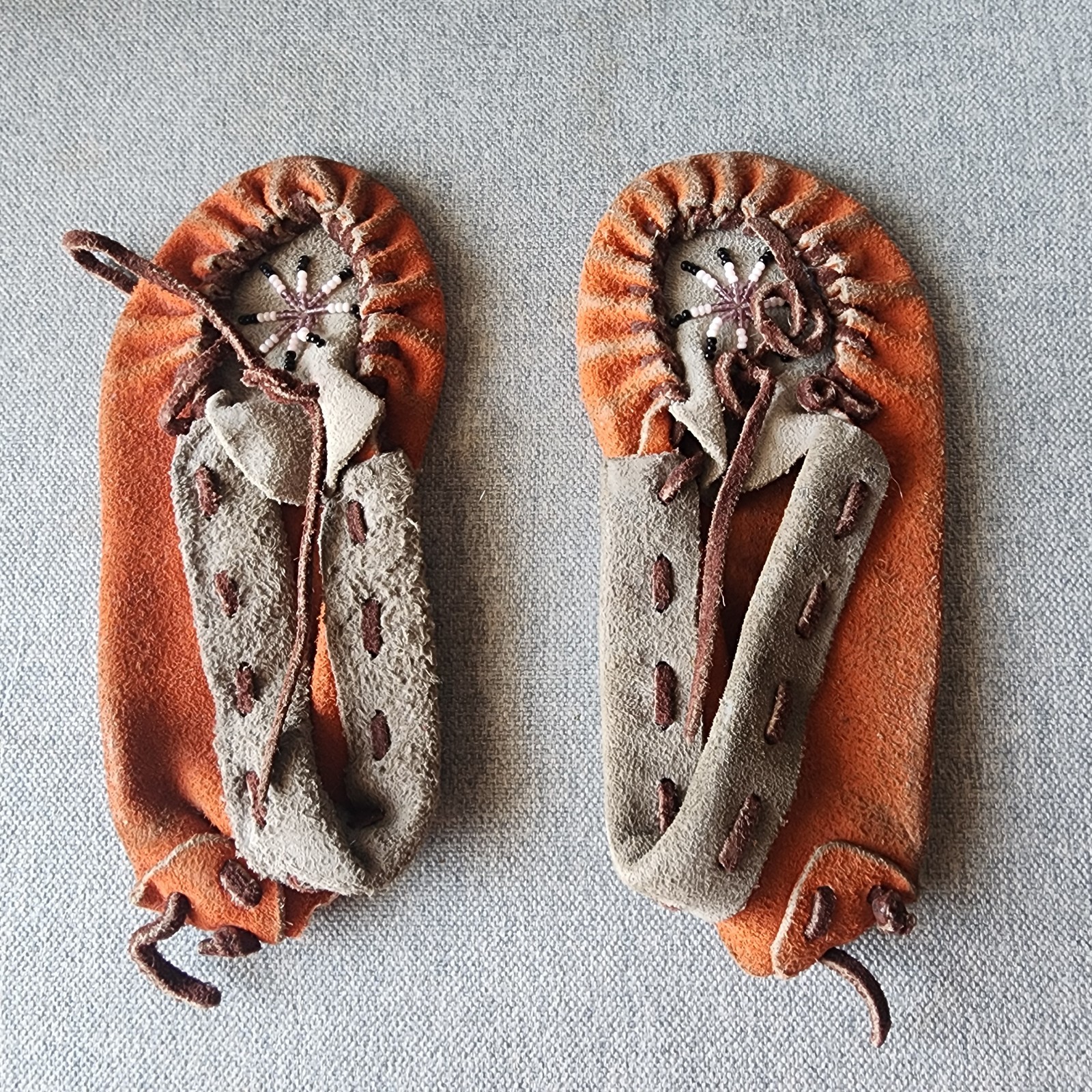 Vintage Native American Sioux Leather Beaded Child Moccasins