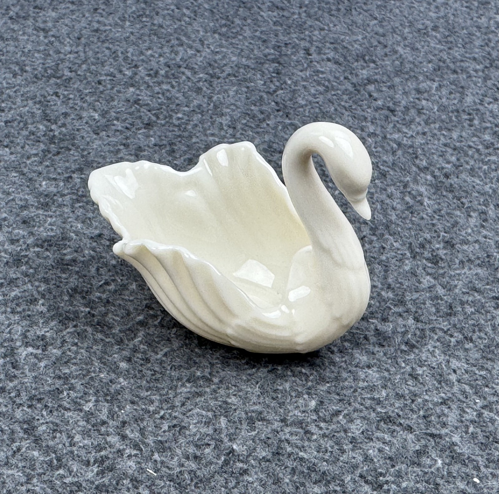 Vintage LENOX Small Ivory Porcelain Swan Figurine Trinket Dish Ring Holder