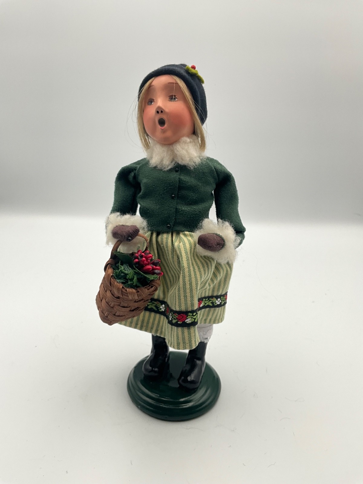 Byers Choice 2011 Woodland Alpine Swiss Girl w/ Basket of Greens & Red Berries
