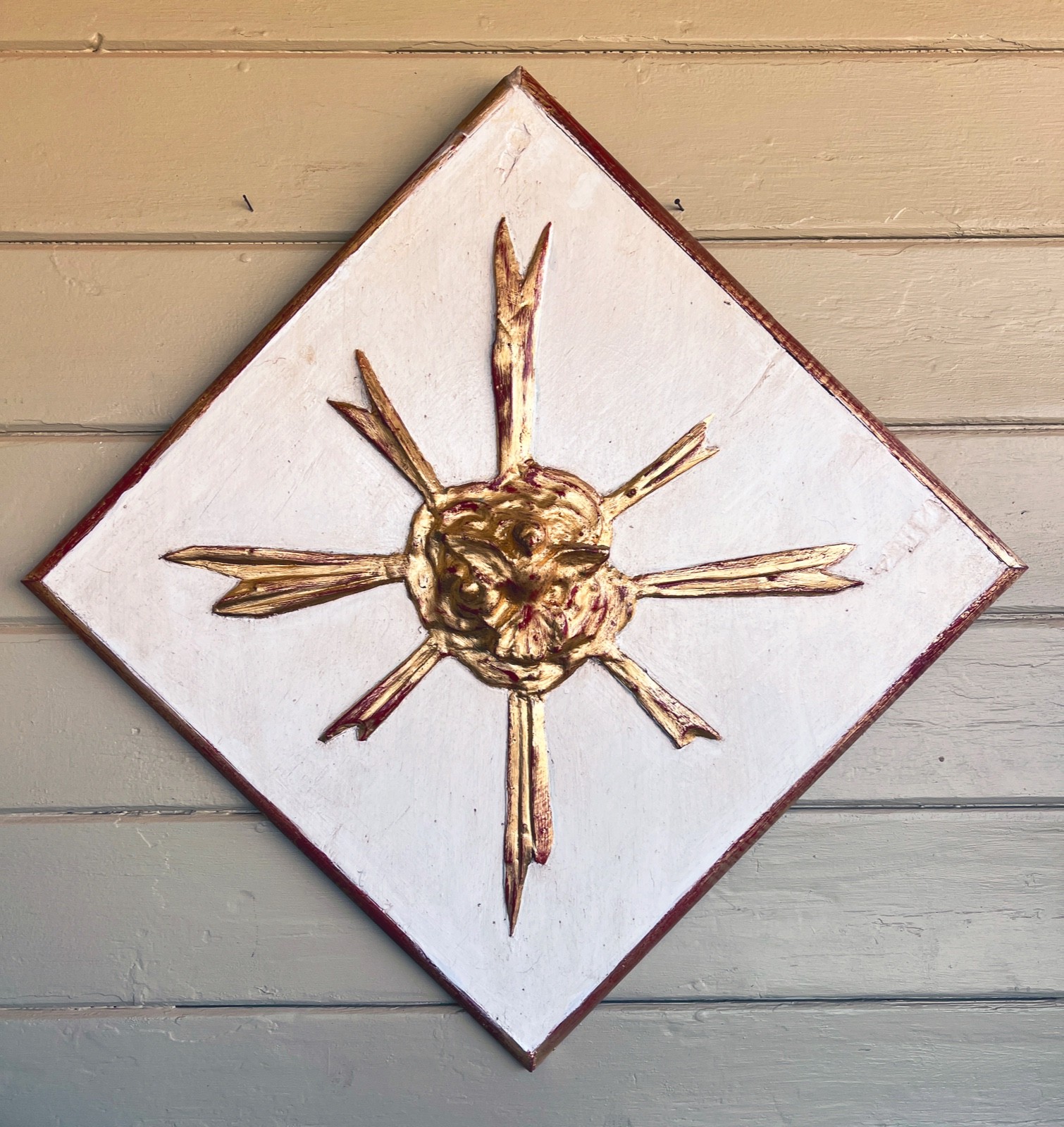 Wall Hanging Italian Baroque Style Giltwood and Gesso Sunburst Panel With Pigeon Wall Hanging Italian Baroque Style Giltwood and Gesso Sunburst Panel With Pigeon
