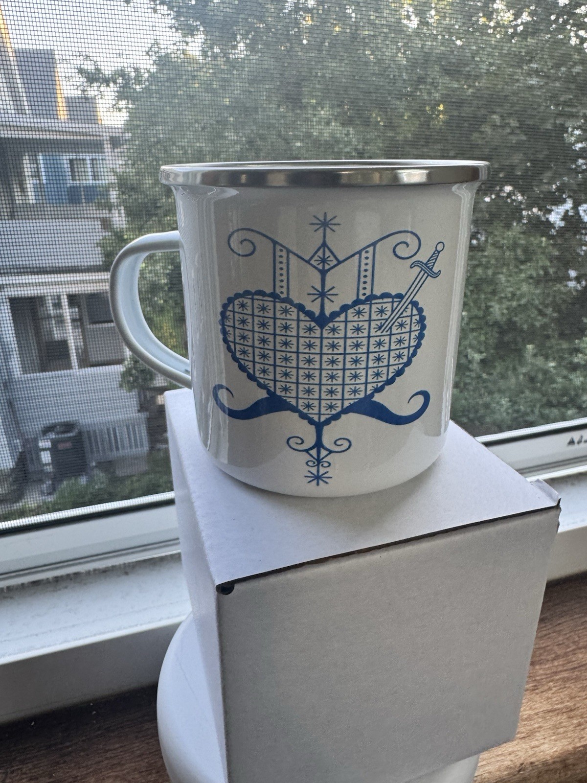 Ezili Dantò (Erzulie Dantor) Vèvè Haitian Vodou Mug Enamel Cup Souvenir