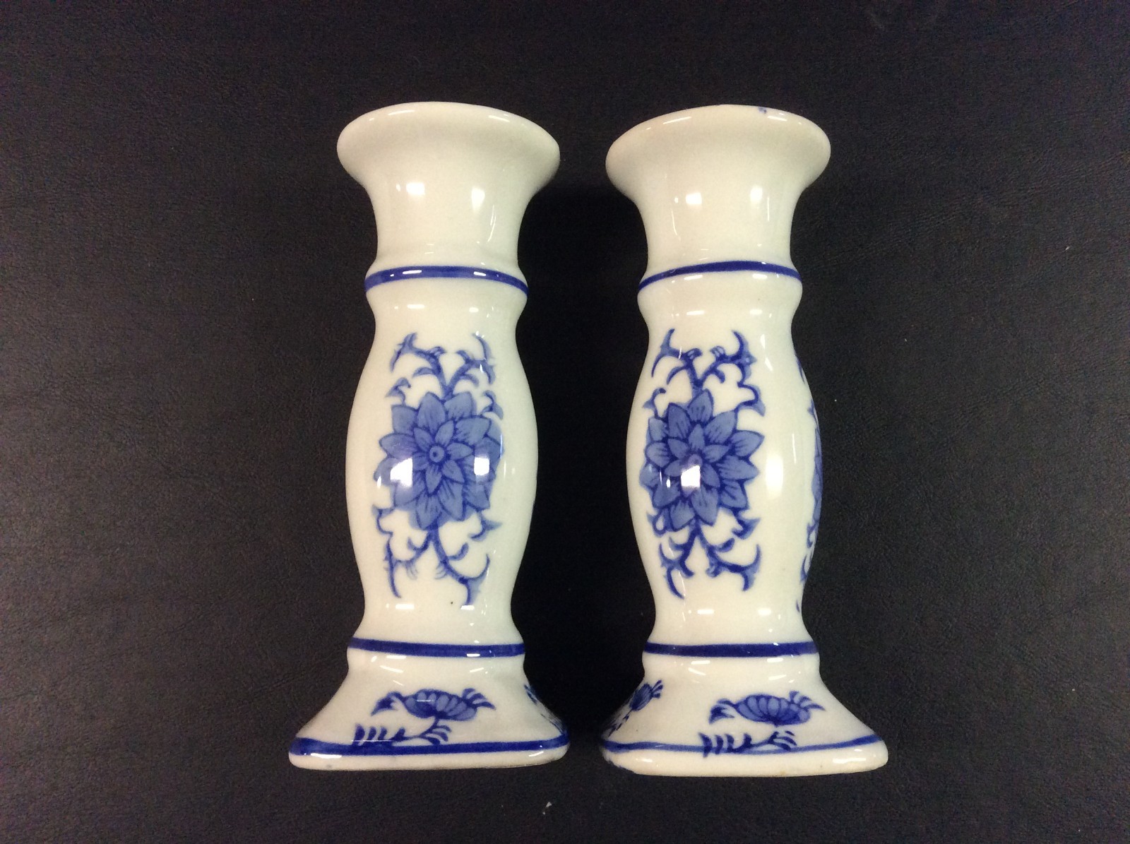 Set of 2 Porcelain Blue Tradition Candle Holders by Potpourri Designs (NIB) 