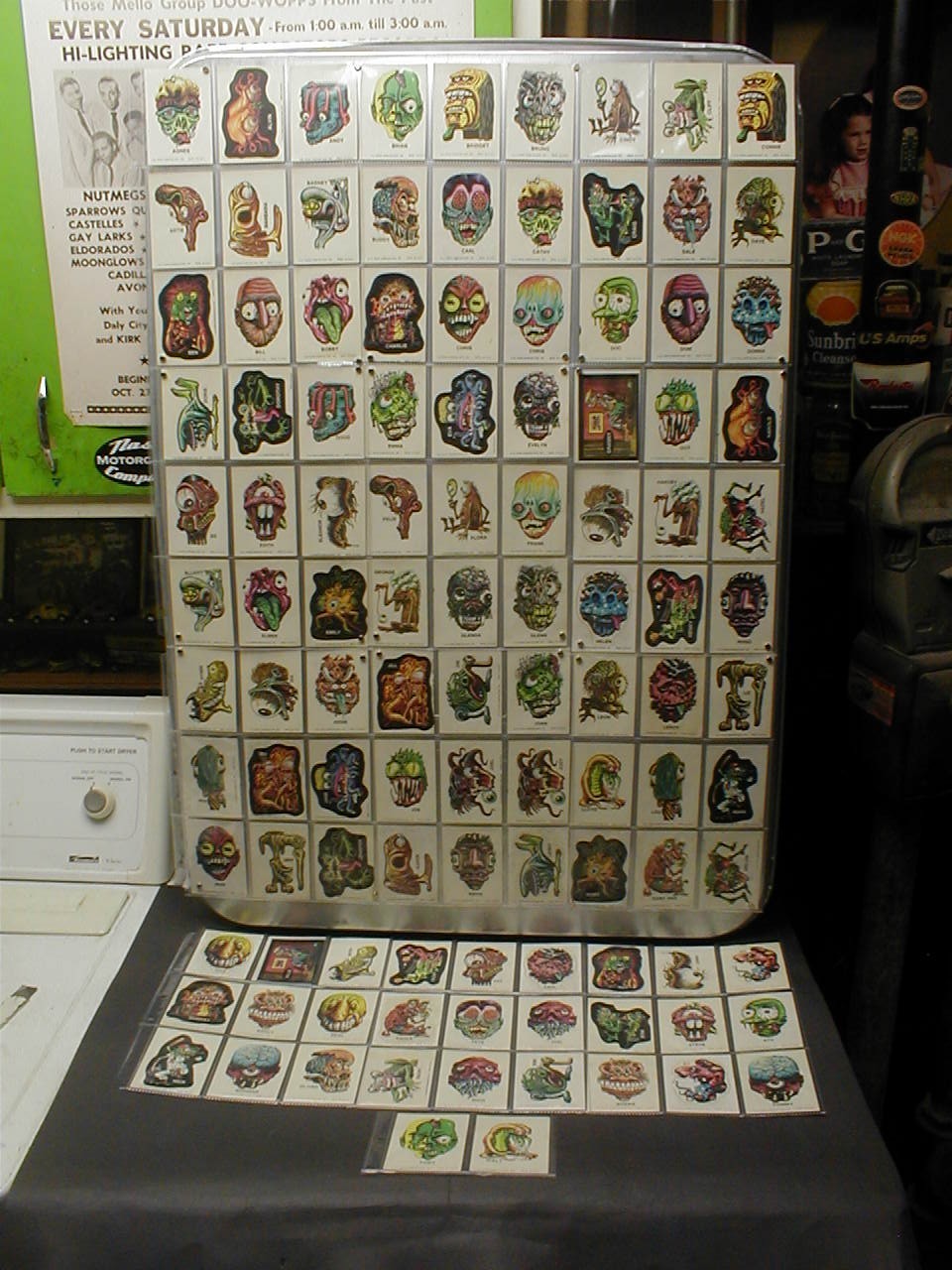 ORIGINAL 1973-1974 TOPPS COMPLETE SET of UGLY STICKERS-110 STICKERS w/TAN BACKS