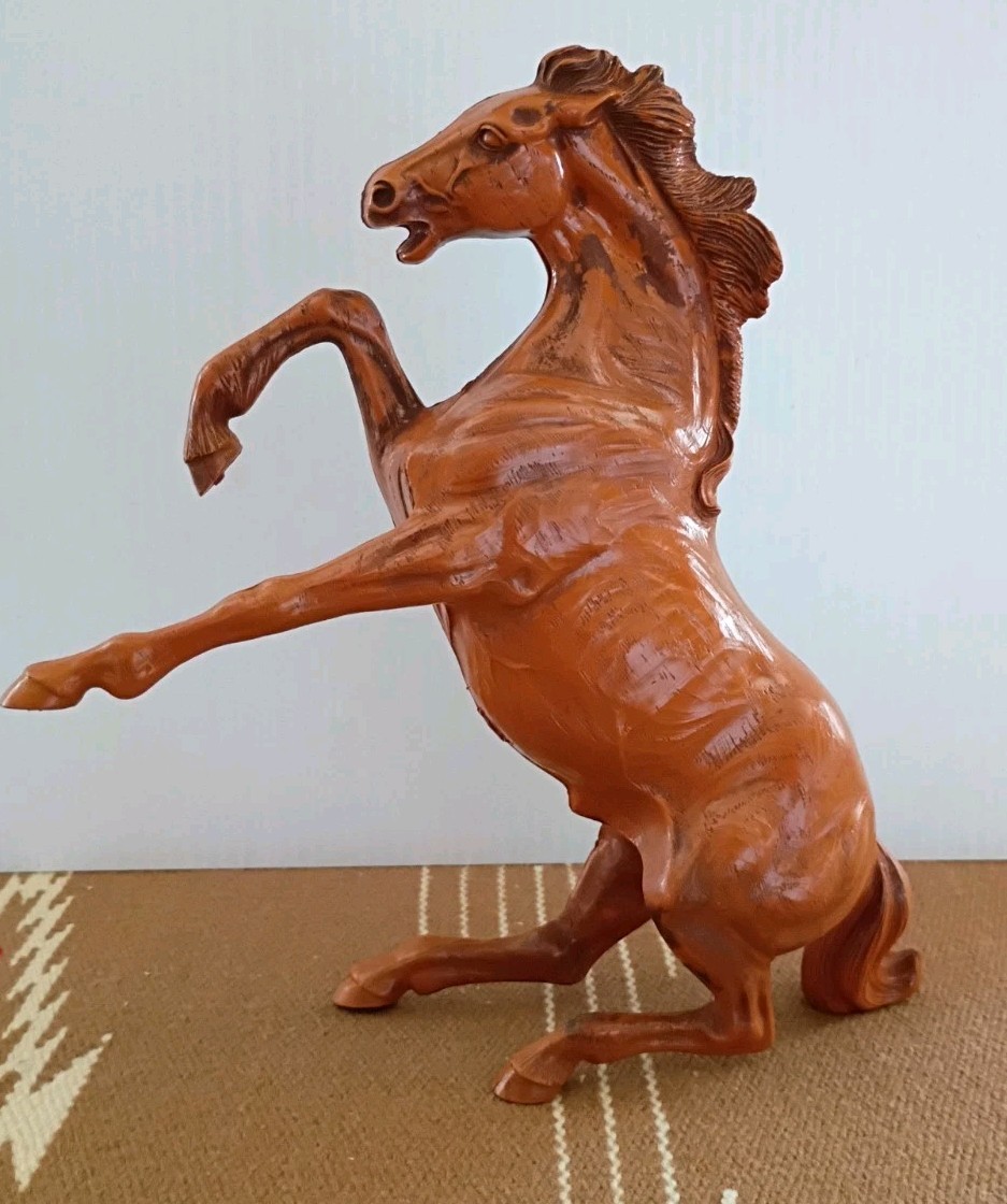 Hartland Horse Model S Rearing Fighting Mustang Brown Woodgrain  9”