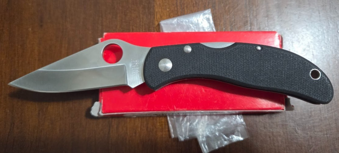 Discontinued Spyderco C05GP Standard Plain Edge w/ Clip Black G10 Handle Discontinued Spyderco C05GP Standard Plain Edge w/ Clip Black G10 Handle