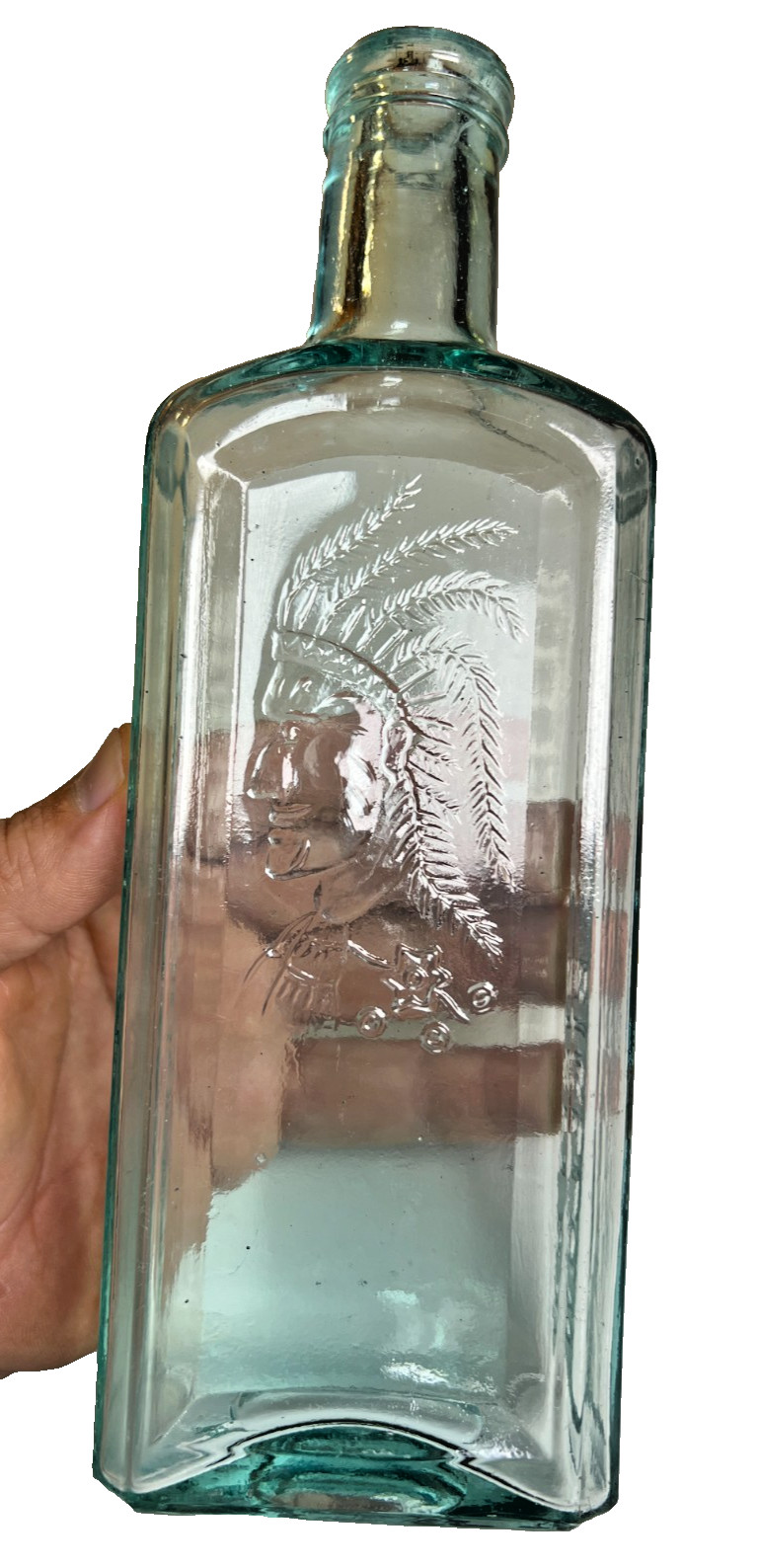 Antique Healy Bigelow Indian Sagwa Pictorial Chief Bottle New Haven Connecticut