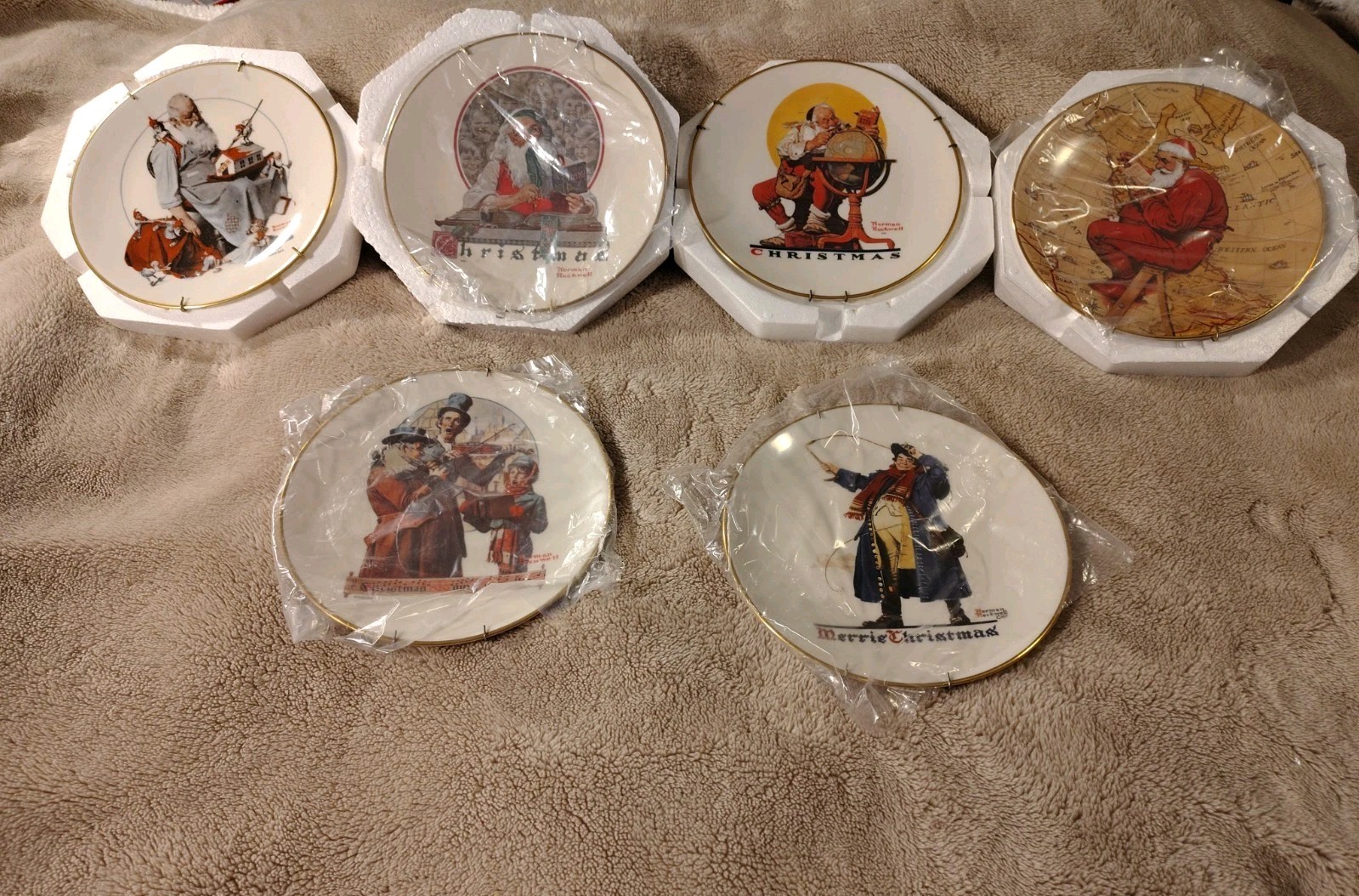 1976, 77, 78,79,81,82 Set Of 6 Norman Rockwell Gorham Santa Christmas Plates 8.5