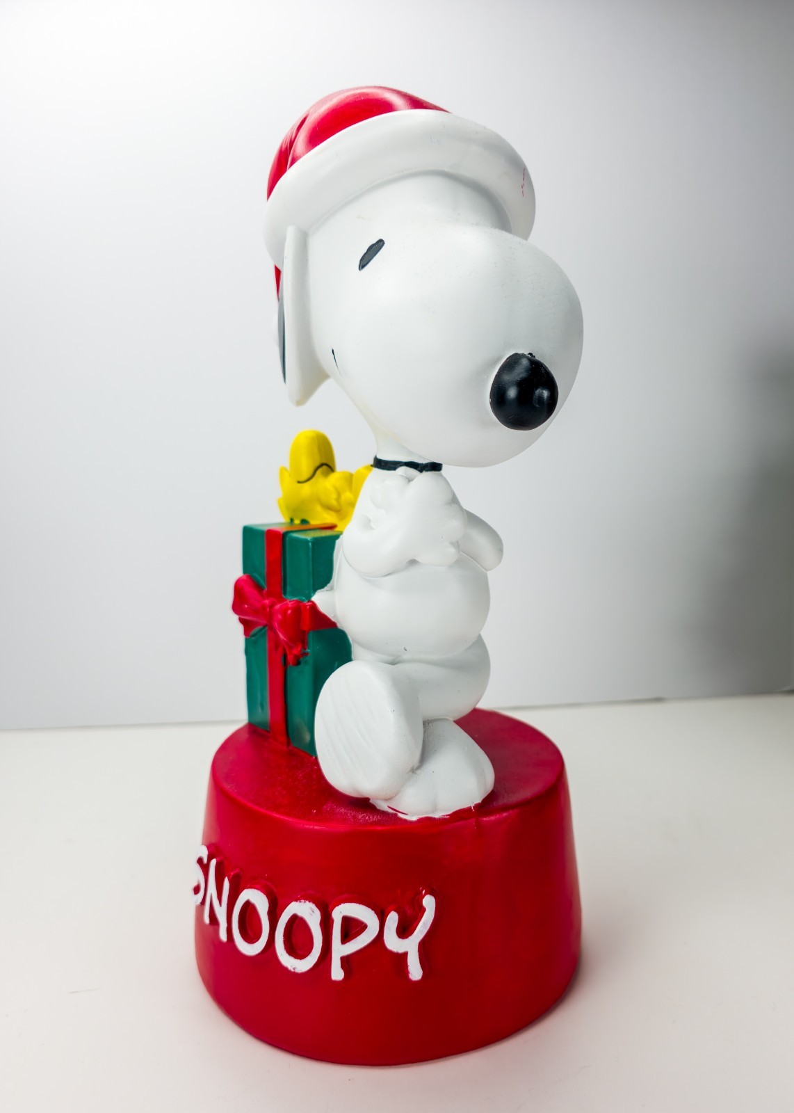 Peanuts Snoopy Santa Hat Christmas Gift Woodstock Figurine NWT 12in Resin