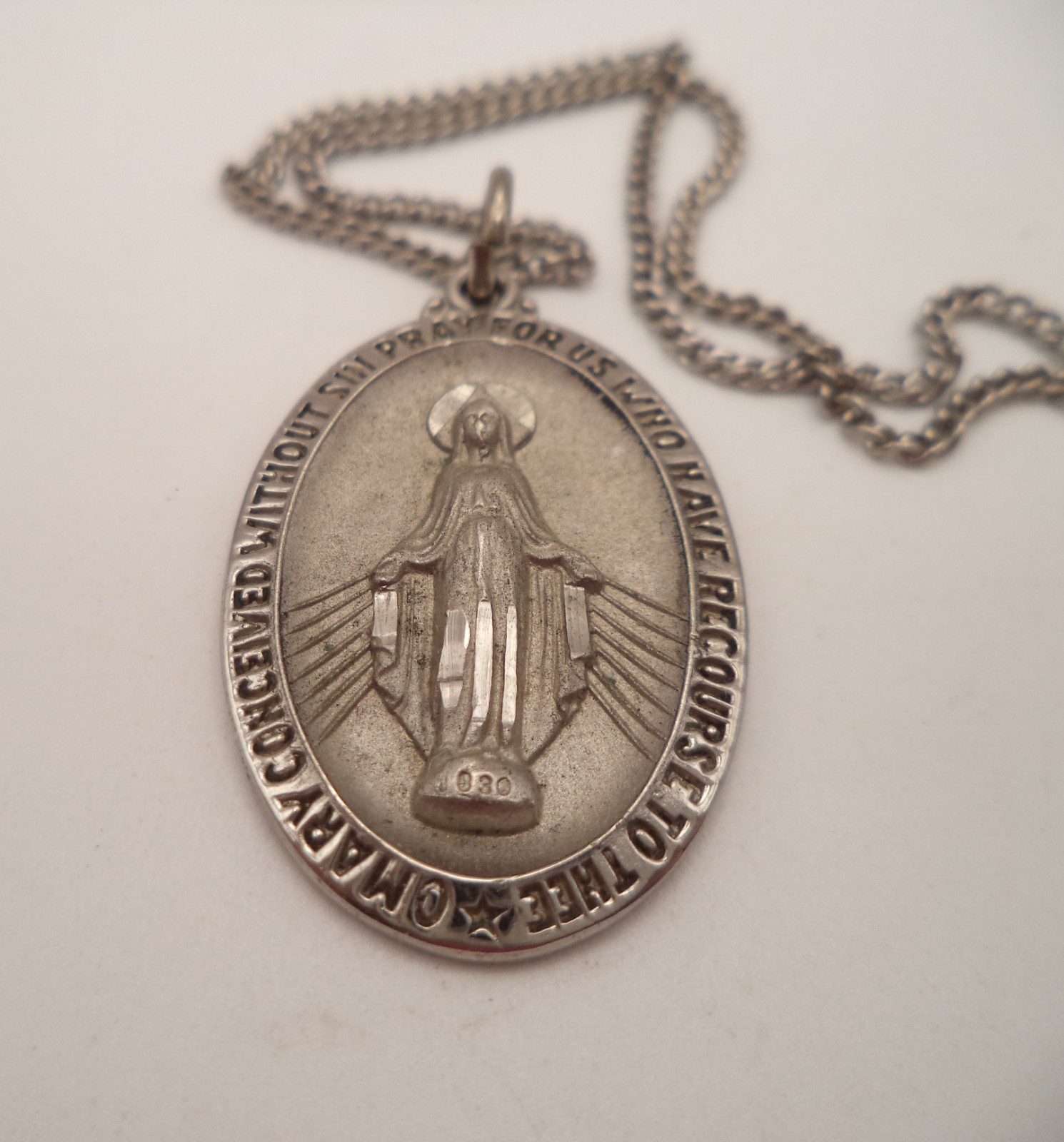 Vintage Chapel Sterling Filled Miraculous Medal Pendant Necklace Virgin Mary 5g Vintage Chapel Sterling Filled Miraculous Medal Pendant Necklace Virgin Mary 5g