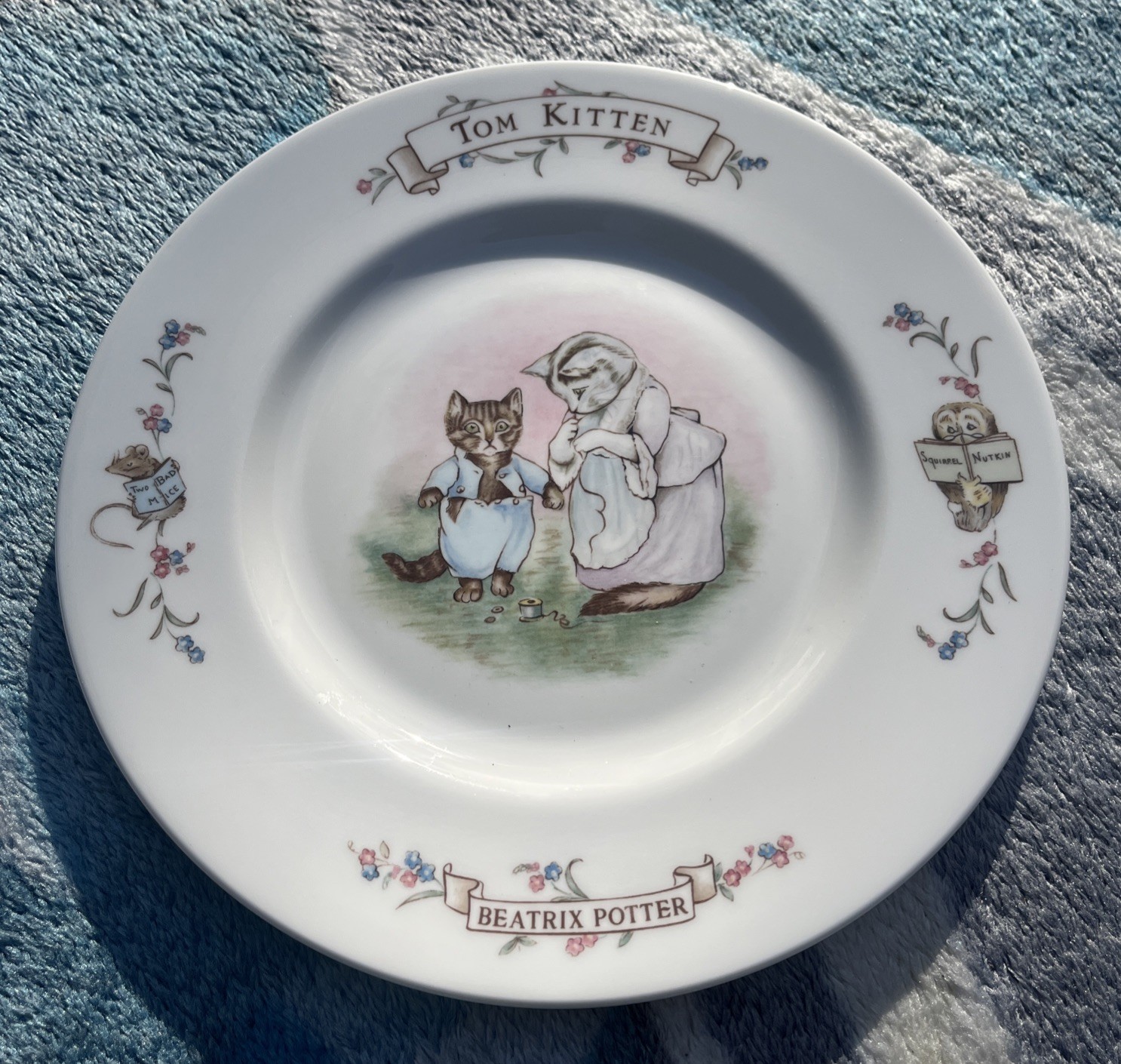 Vintage ROYAL ALBERT The World Of Beatrix Potter TOM KITTEN Side Plate 1986 MINT Vintage ROYAL ALBERT The World Of Beatrix Potter TOM KITTEN Side Plate 1986 MINT