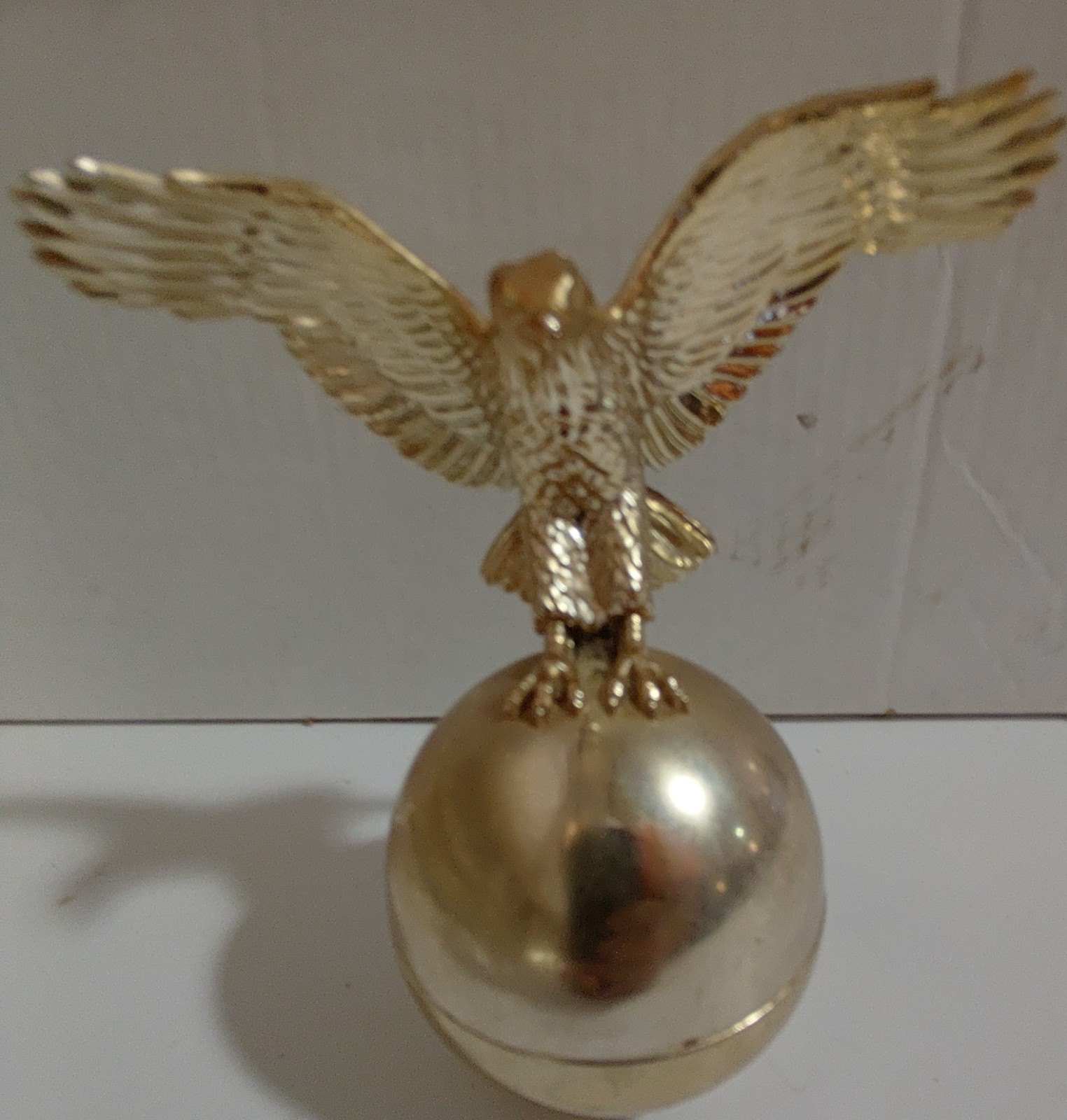 VINTAGE AVON BOLD EAGLE WILD COUNTRY AFTER SHAVE 3 FL OZ