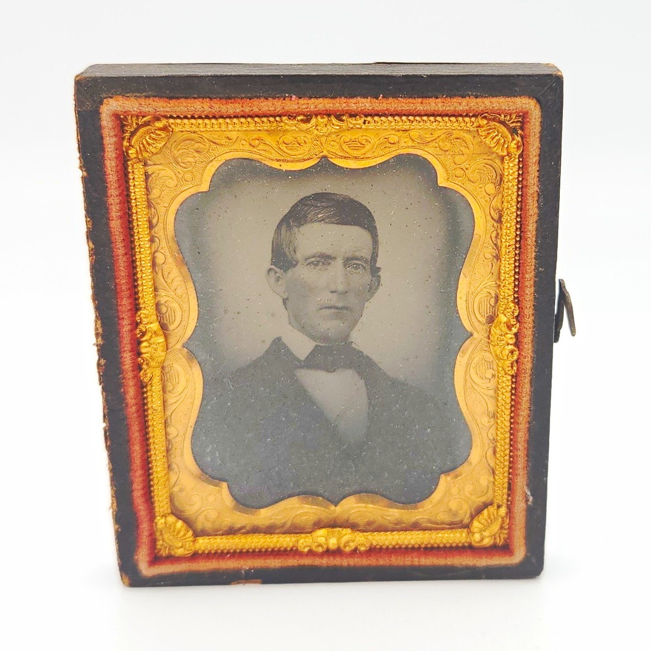 Antique Cased Portrait Photograph 2x3.5\