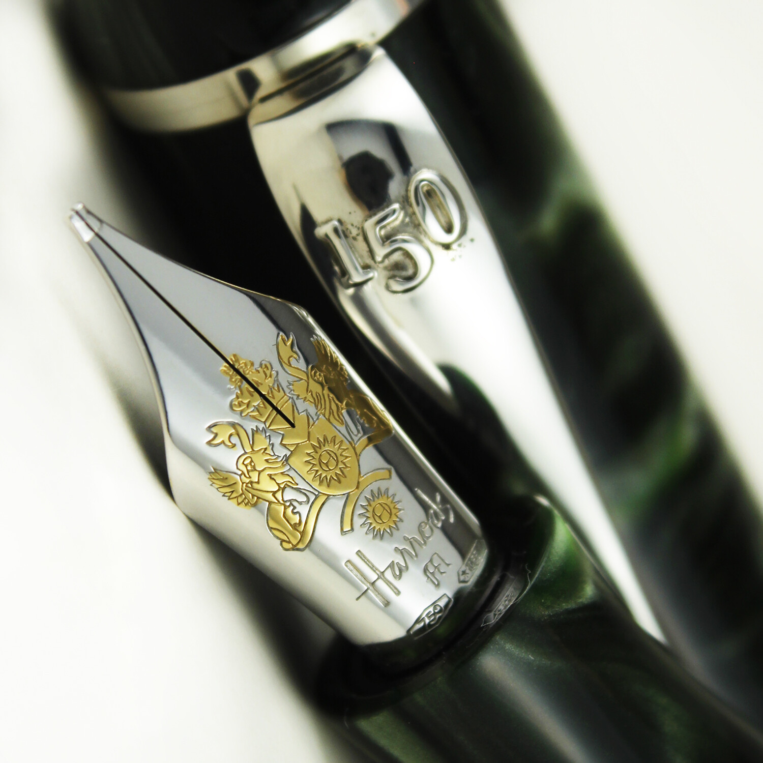 Montegrappa Harrods Knightsbridge Silver Limited Edition Fountain Pen - #013/500 Montegrappa Harrods Knightsbridge Silver Limited Edition Fountain Pen - #013/500
