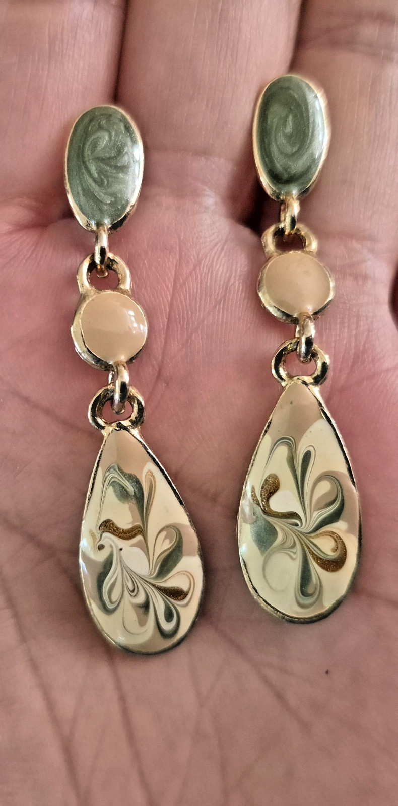 Vintage Enamel dangle Earrings Floral Design Pierced Ears