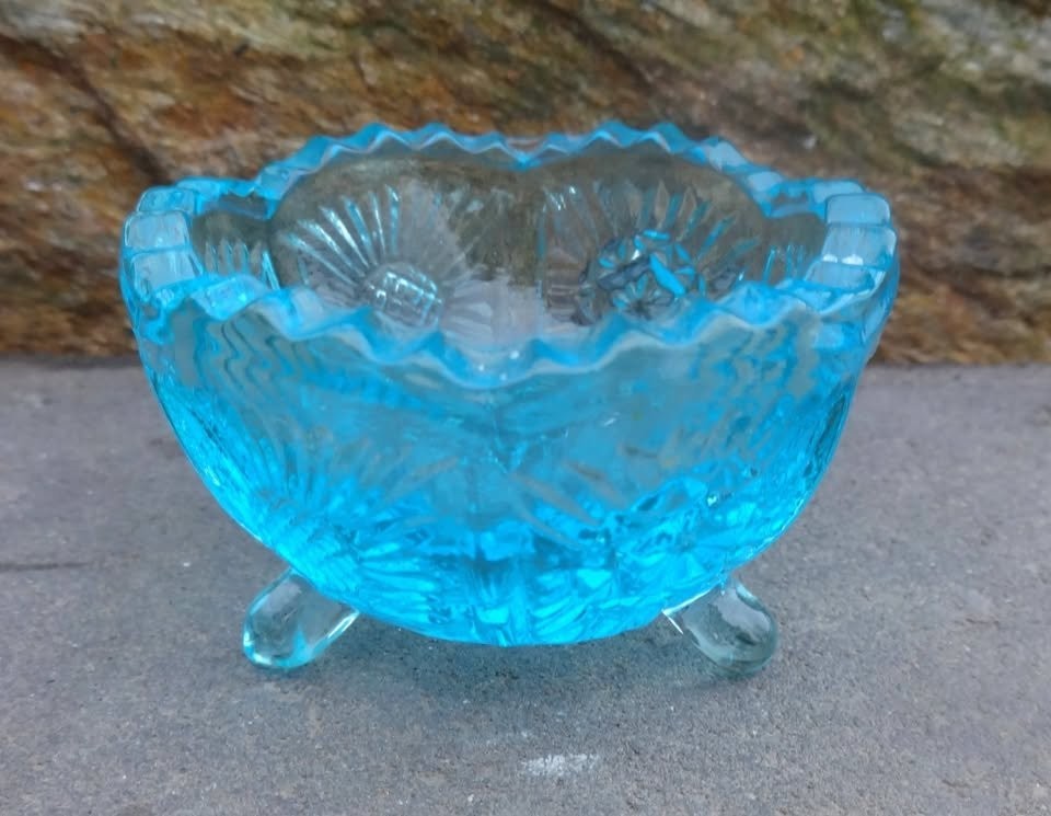 Round, Bright Blue Footed Glass Open Salt Dip, Cellar, Dish w/Scalloped Rim