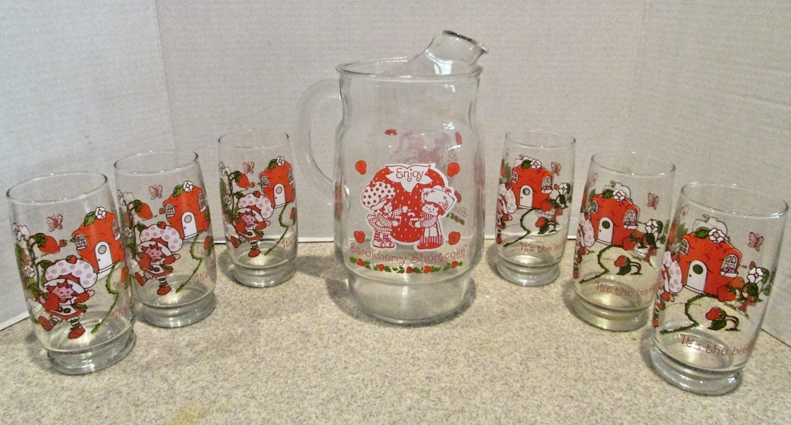 Strawberry Shortcake Rare Pitcher & 6 Glasses Vintage 1980