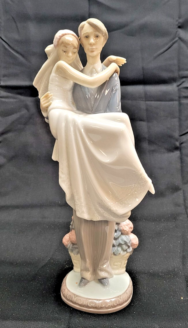 Lladro #5282 “Over The Thershold” Lladro #5282 “Over The Thershold”