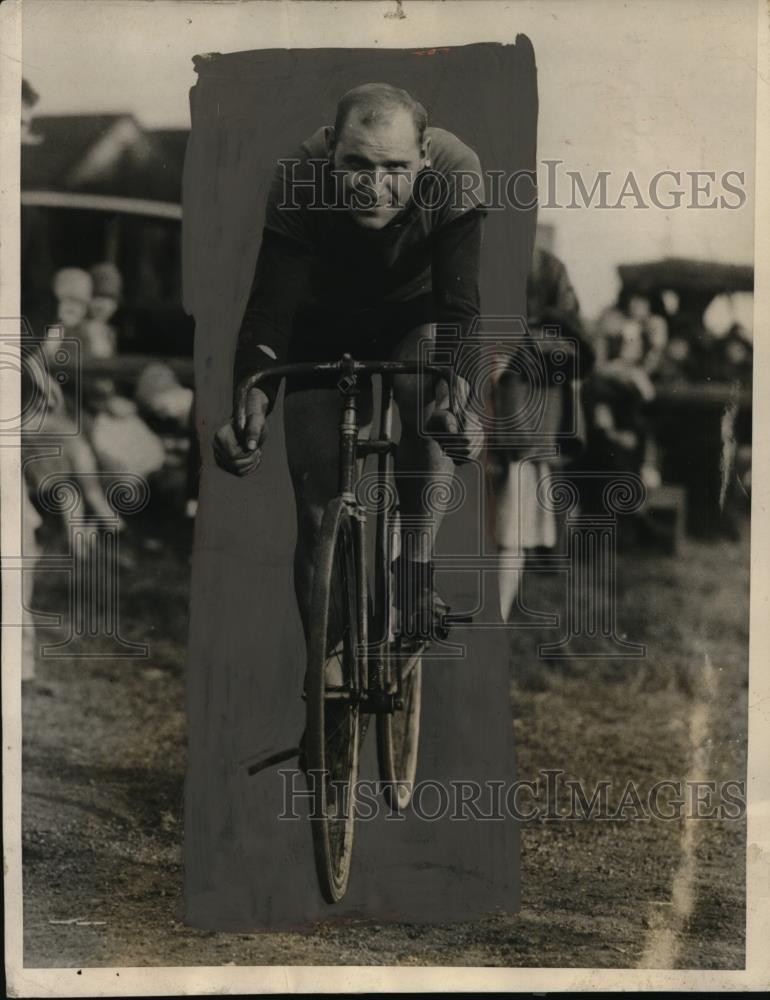 1926 Press Photo Amateur cyclist Stanley Wesalowski at Gaelic Games in Chicago