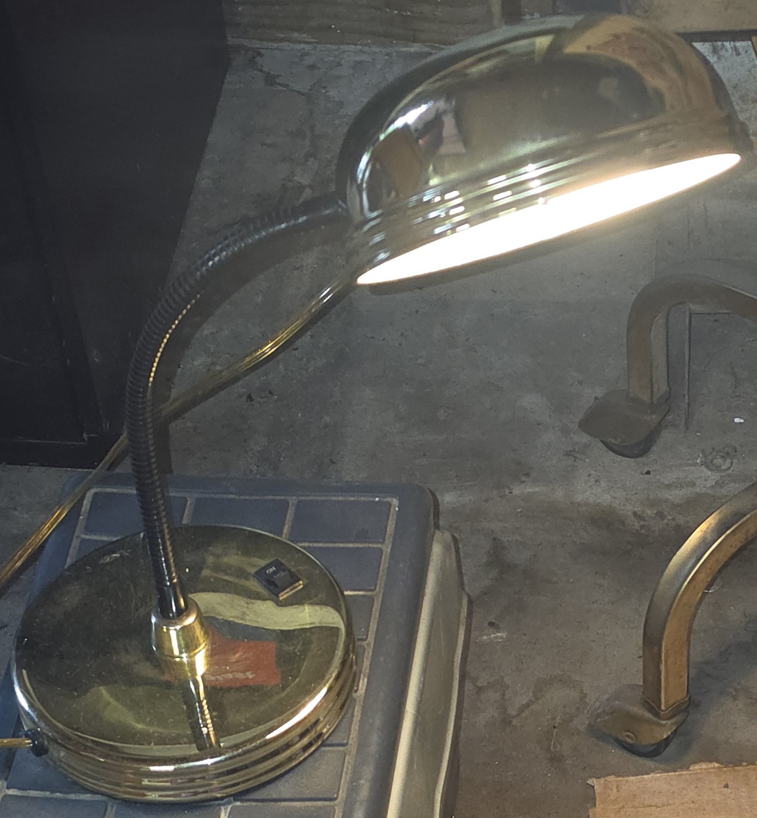 Vintage Cheyenne Brass Gooseneck Desk Lamp MCM Retro Gold Black Task Light 60W