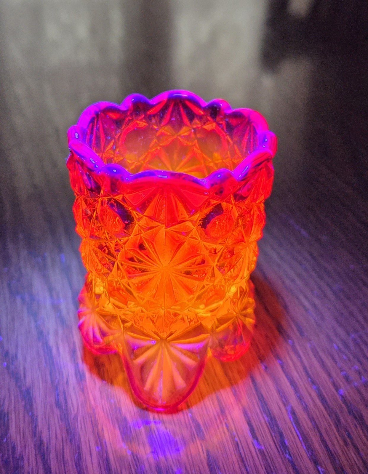 Vintage LG Wright Daisy & Button Amberina Glass Toothpick Holder Cadmium Glow 
