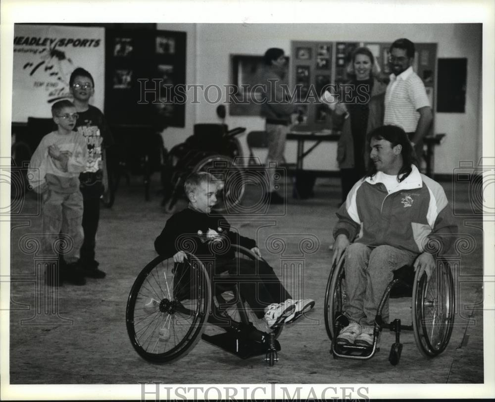 1994 Press Photo Patrick Metzger From Pewaukee Born With Cerebral Palsy