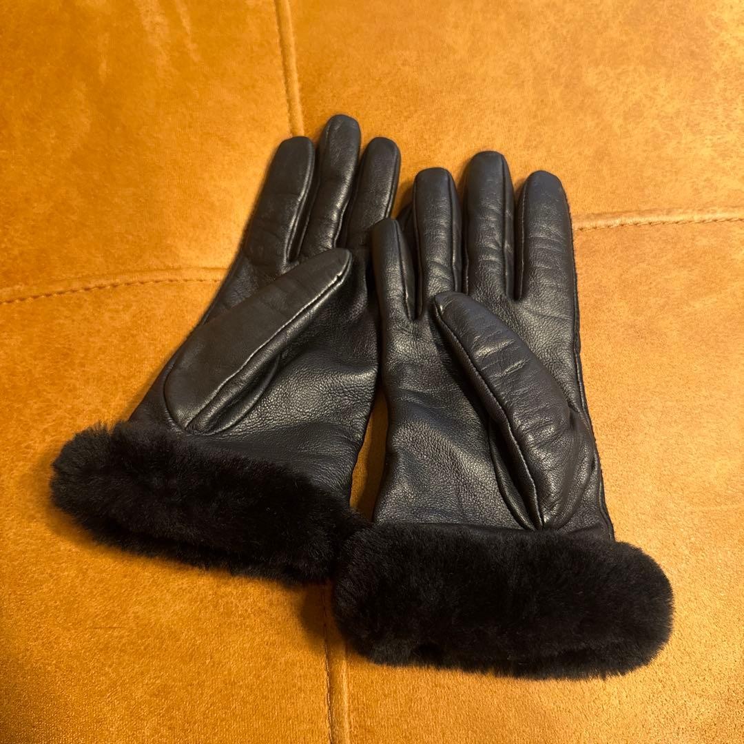 UGG Women\'s Leather Gloves Short Black Tech Touch S