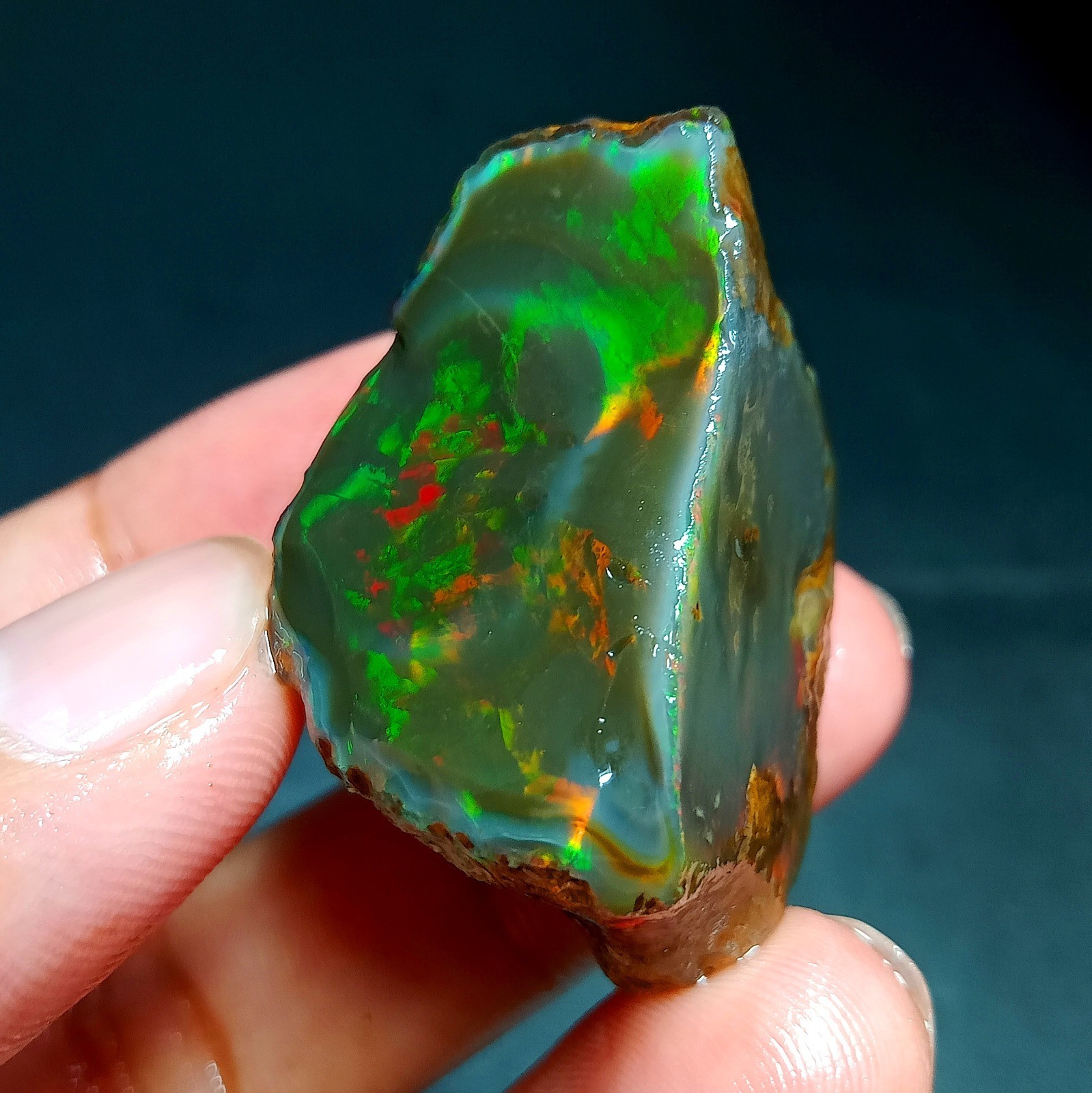 114ct Natural Ethiopian Welo Opal Rough – Intense Green & Red Fire Specimen 114ct Natural Ethiopian Welo Opal Rough – Intense Green & Red Fire Specimen