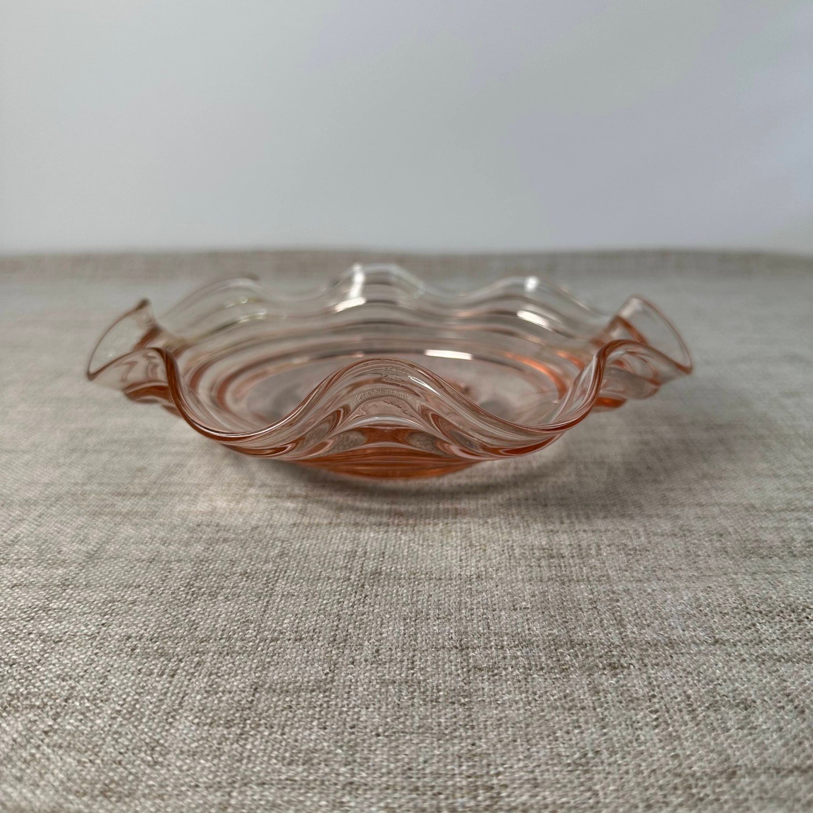 Vintage Pink Glass Ruffled Candy Dish Scalloped Trinket Bowl 8\
