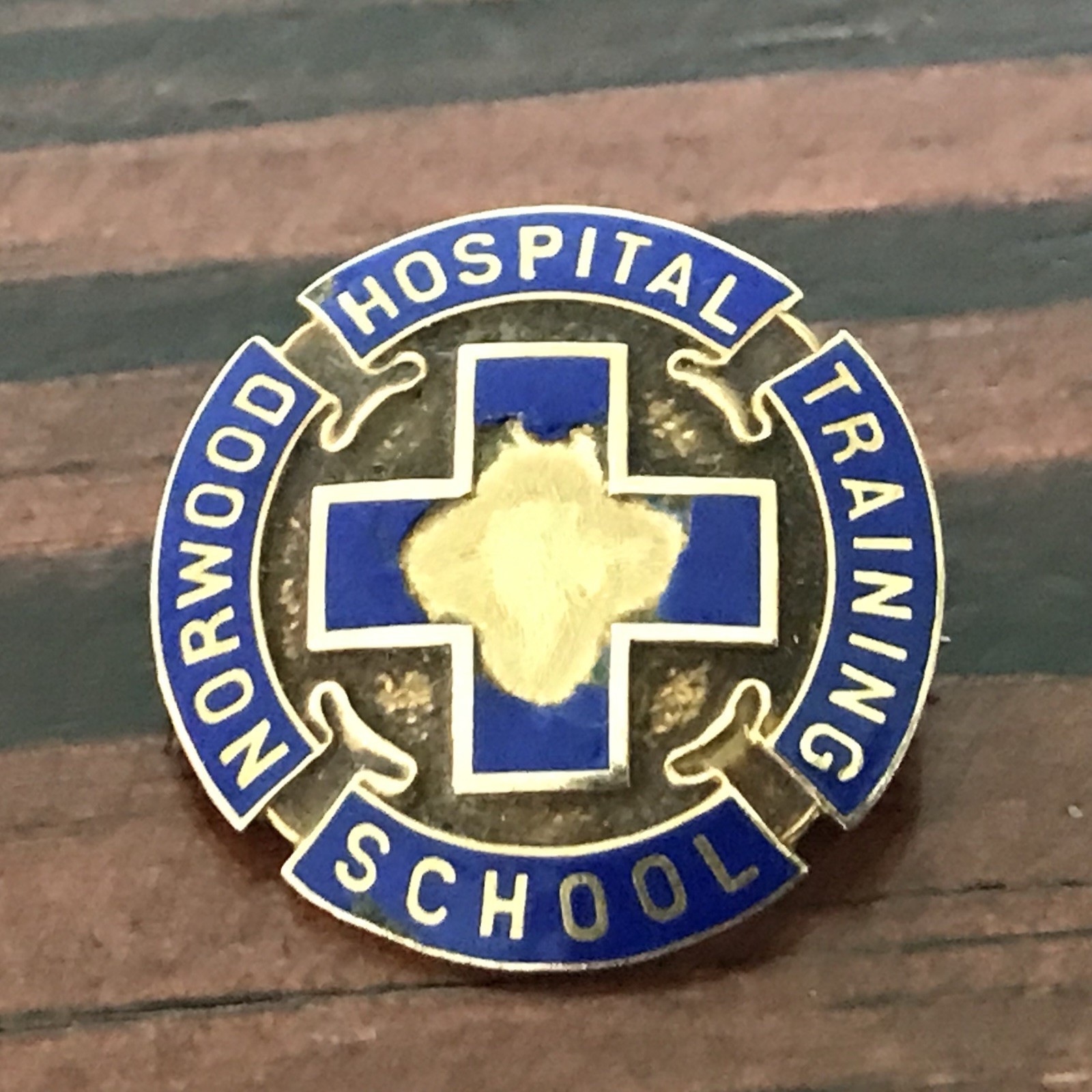 14k Solid Gold NORWOOD HOSPITAL TRAINING SCHOOL Brooch 3.55g Read Description
