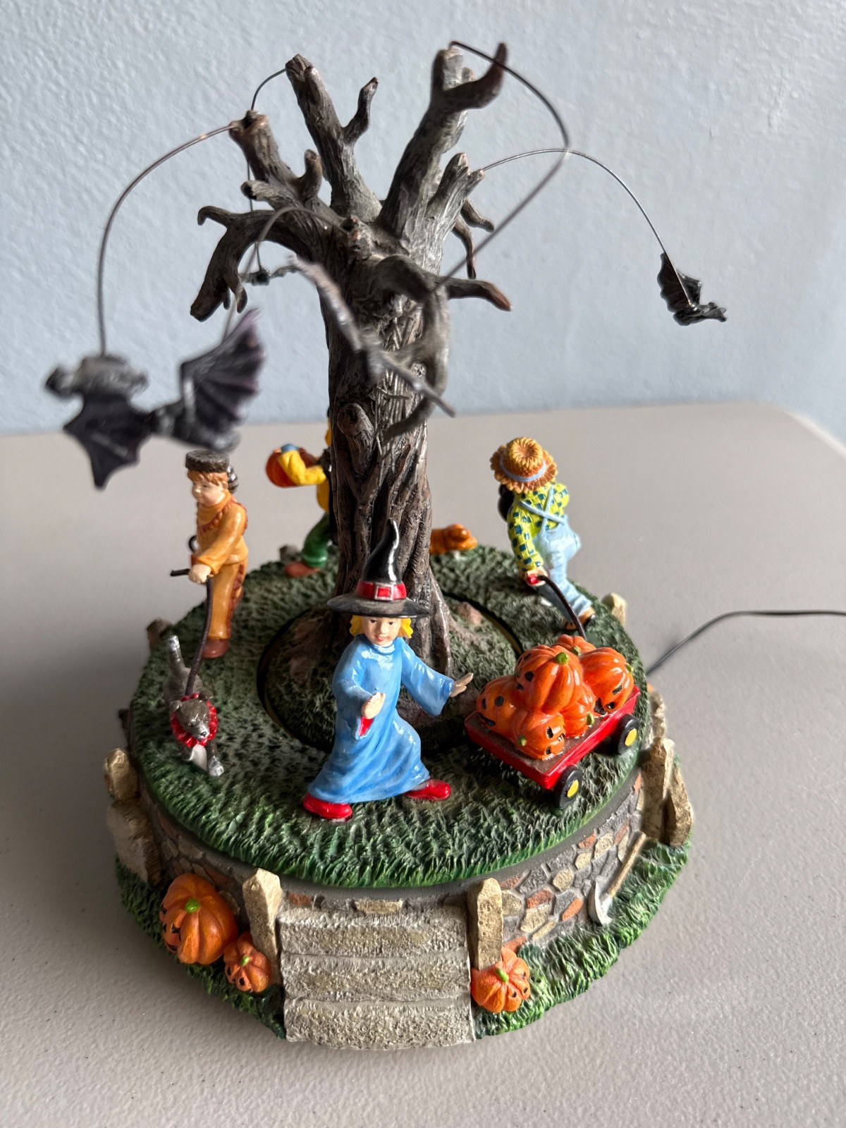 Dept 56 Halloween Costume Parade 56.55201 Musical Animated RARE
