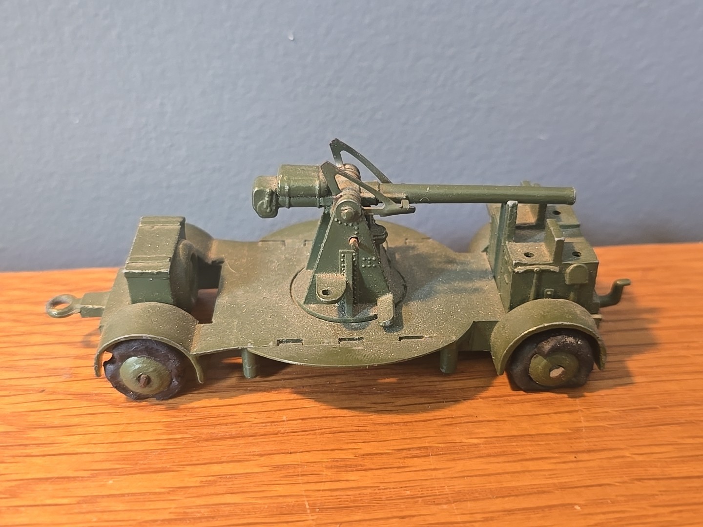 Dinky Toys 161B Anti Aircraft Gun on Trailer made in England - MINT