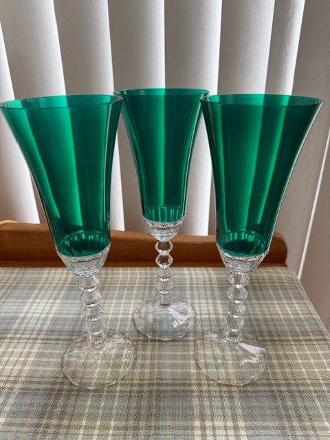 3 MIKASA GEMSTONE Emerald Green/Clear 10\