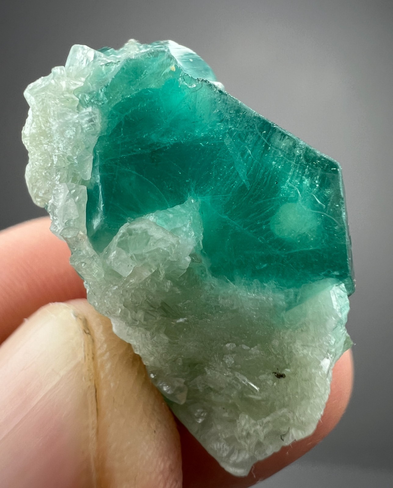 Fluorescent Green Hauyne Crystals from Badakhshan Afghanistan_48 Carat