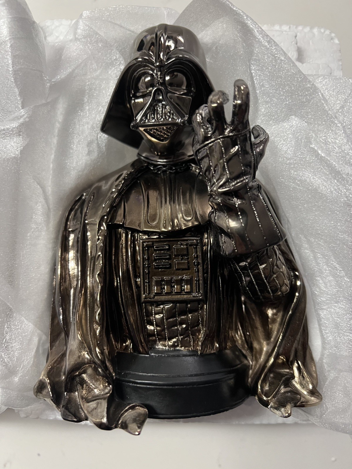 Gentle Giant Star Wars Darth Vader Bust Chrome MBNA 3954/4000 New open box 